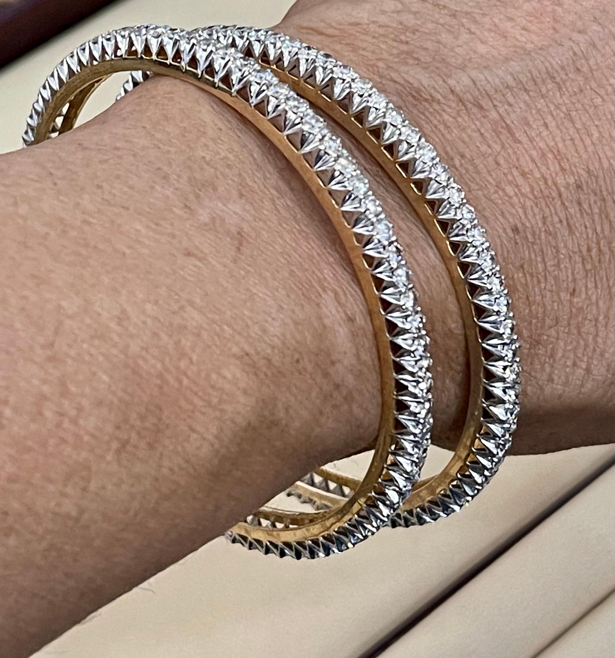 Single Line 11.25 Carat Contemporary Diamond Bangle Pair in 18 Karat Yellow Gold 10