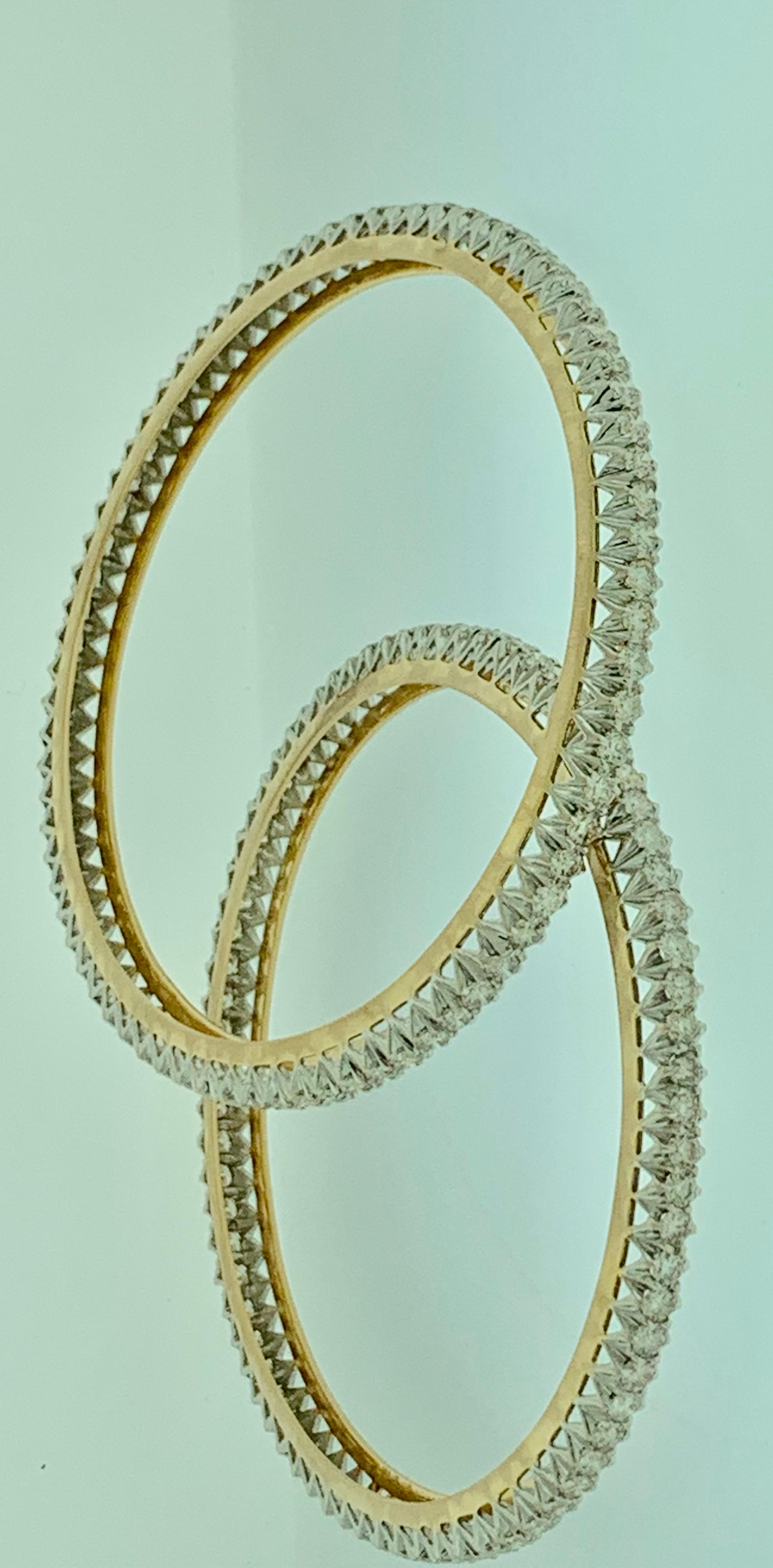 Single Line 11.25 Carat Contemporary Diamond Bangle Pair in 18 Karat Yellow Gold For Sale 2