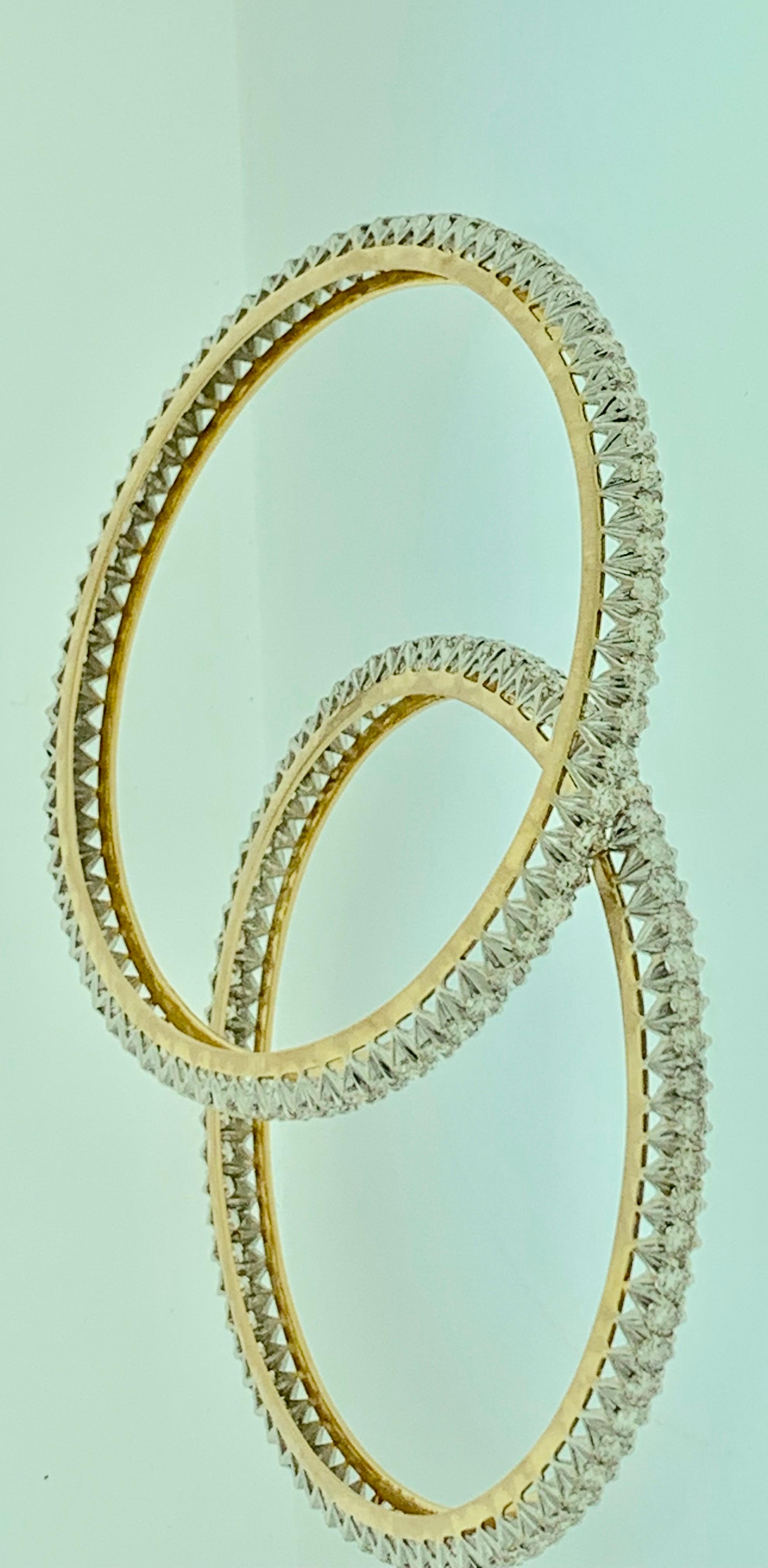 Single Line 11.25 Carat Contemporary Diamond Bangle Pair in 18 Karat Yellow Gold For Sale 3