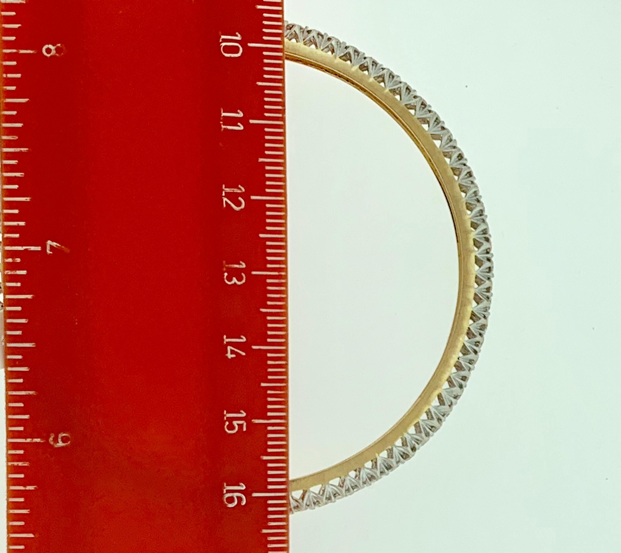 Single Line 11.25 Carat Contemporary Diamond Bangle Pair in 18 Karat Yellow Gold For Sale 4