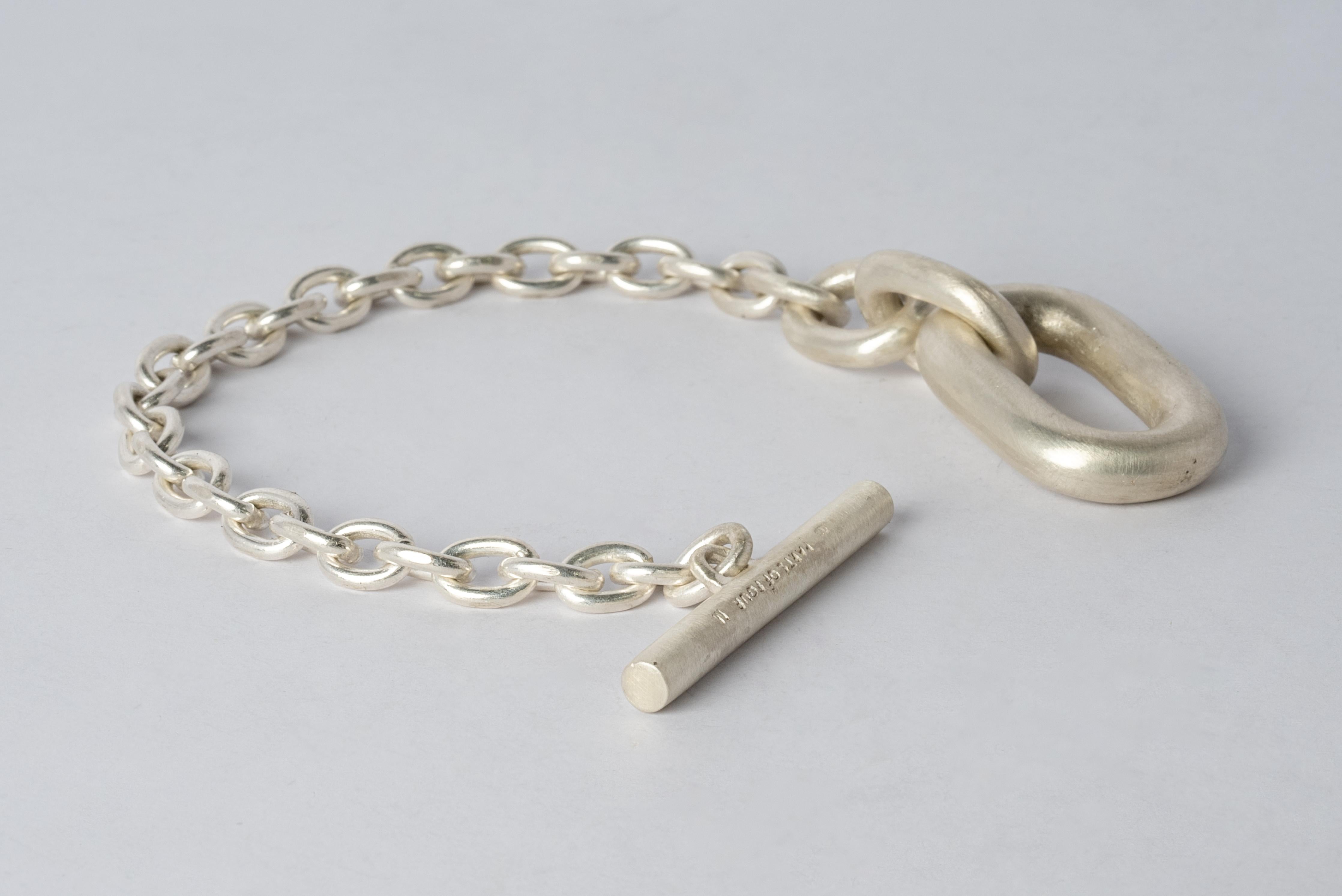 Single Link Toggle Bracelet (MA) In New Condition For Sale In Paris, FR