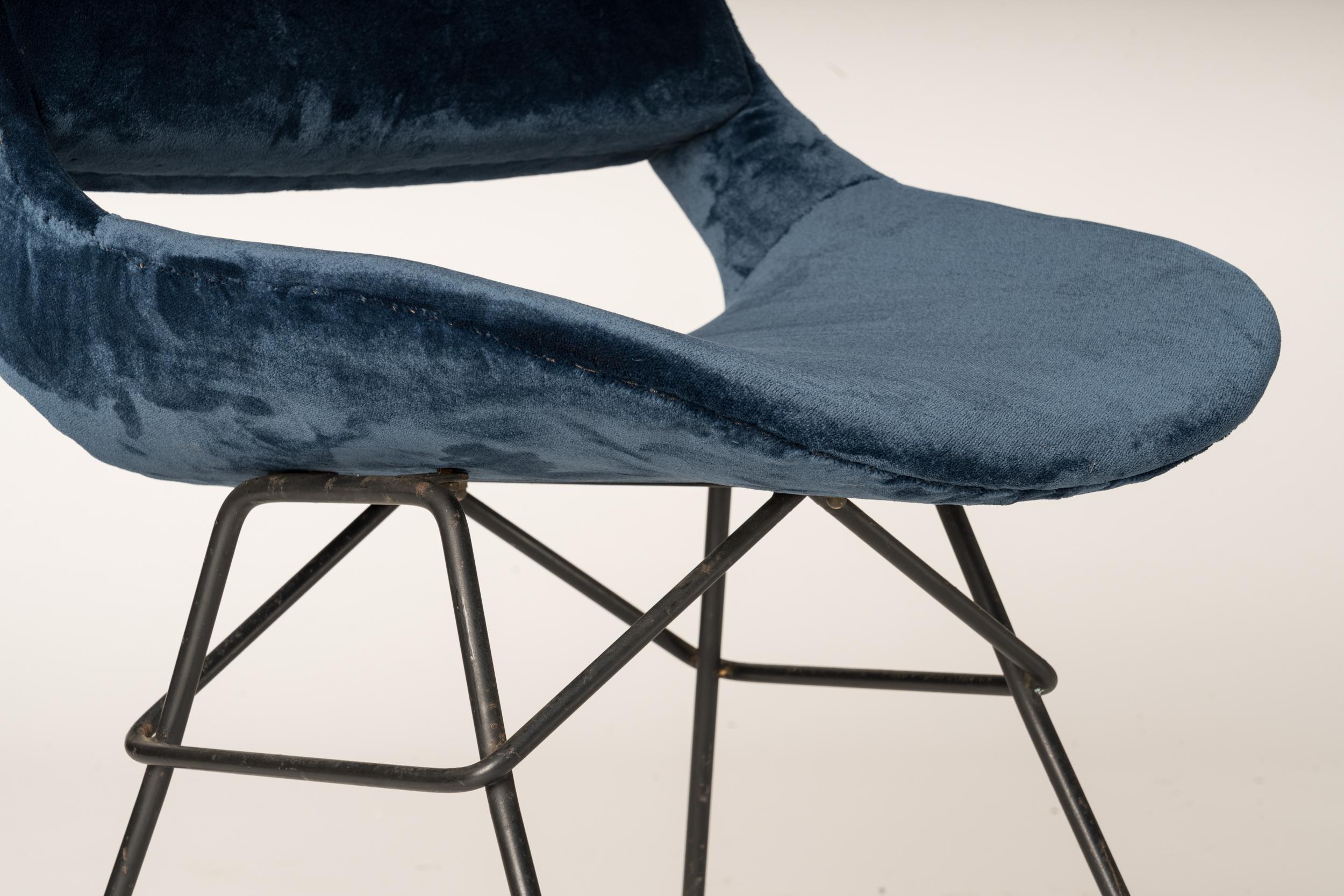 Single Louis Paolozzi Chair for ZOL Blue Velvet Upholstery, France, 1960's For Sale 3