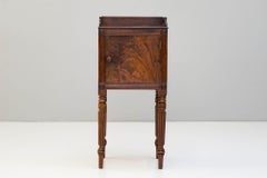 Comodino singolo in mogano