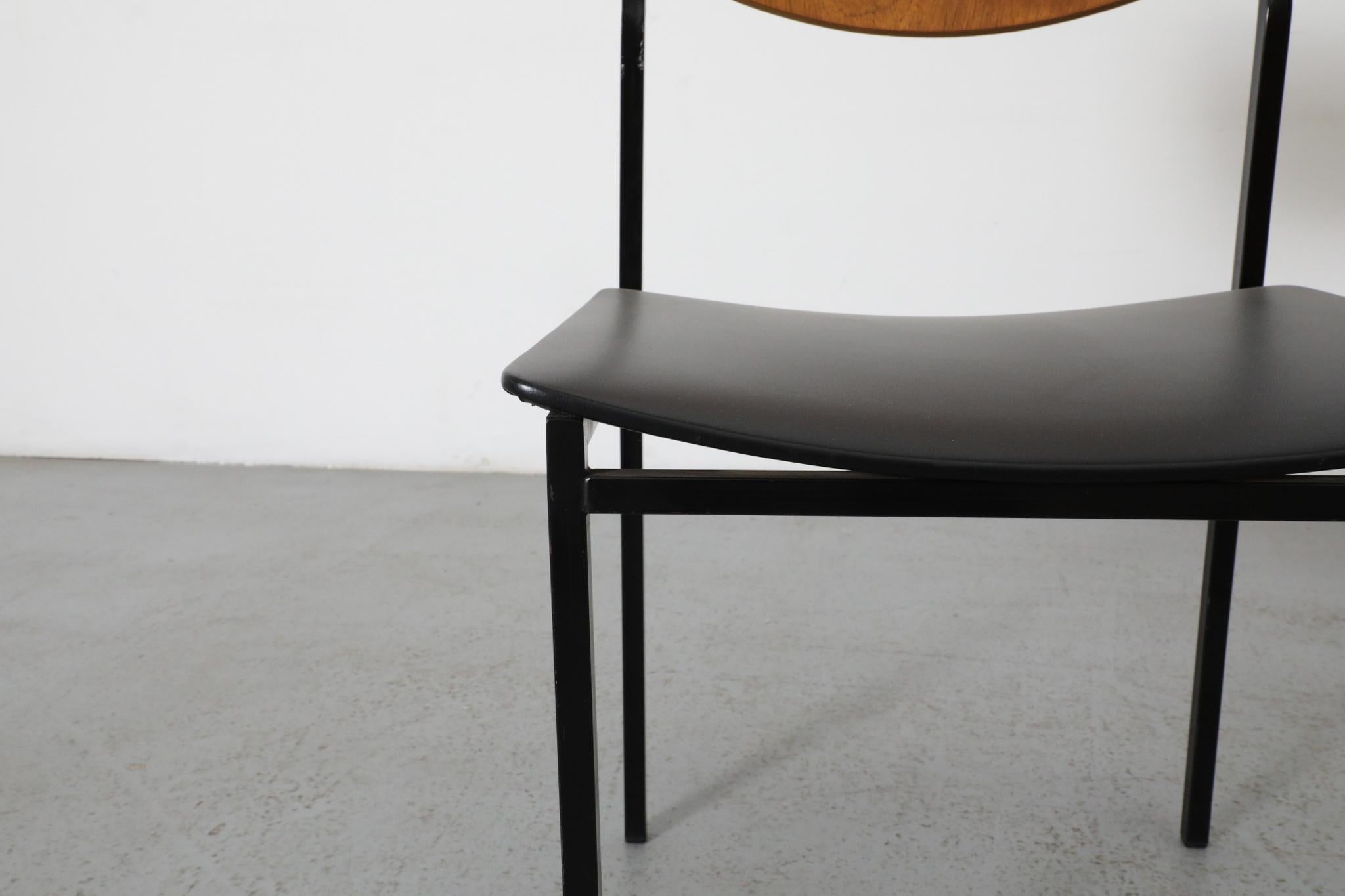 Chaise d'appoint unique de style Martin Visser en teck et Skai avec cadre en métal émaillé en vente 7