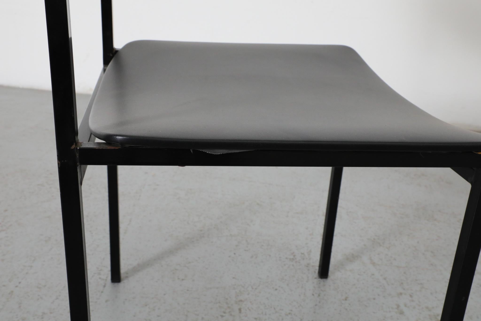 Chaise d'appoint unique de style Martin Visser en teck et Skai avec cadre en métal émaillé en vente 10
