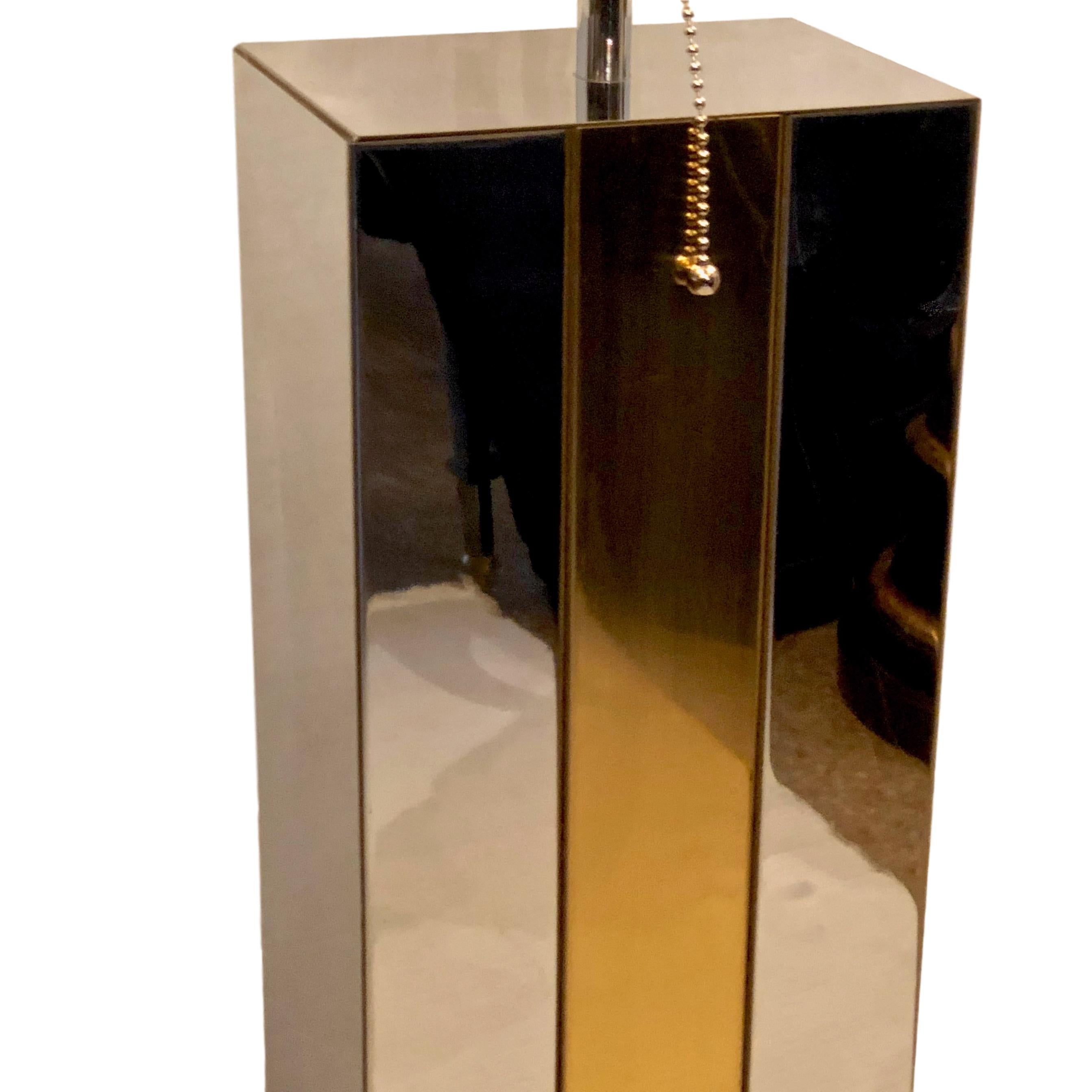 Lampe simple en métal Bon état - En vente à New York, NY