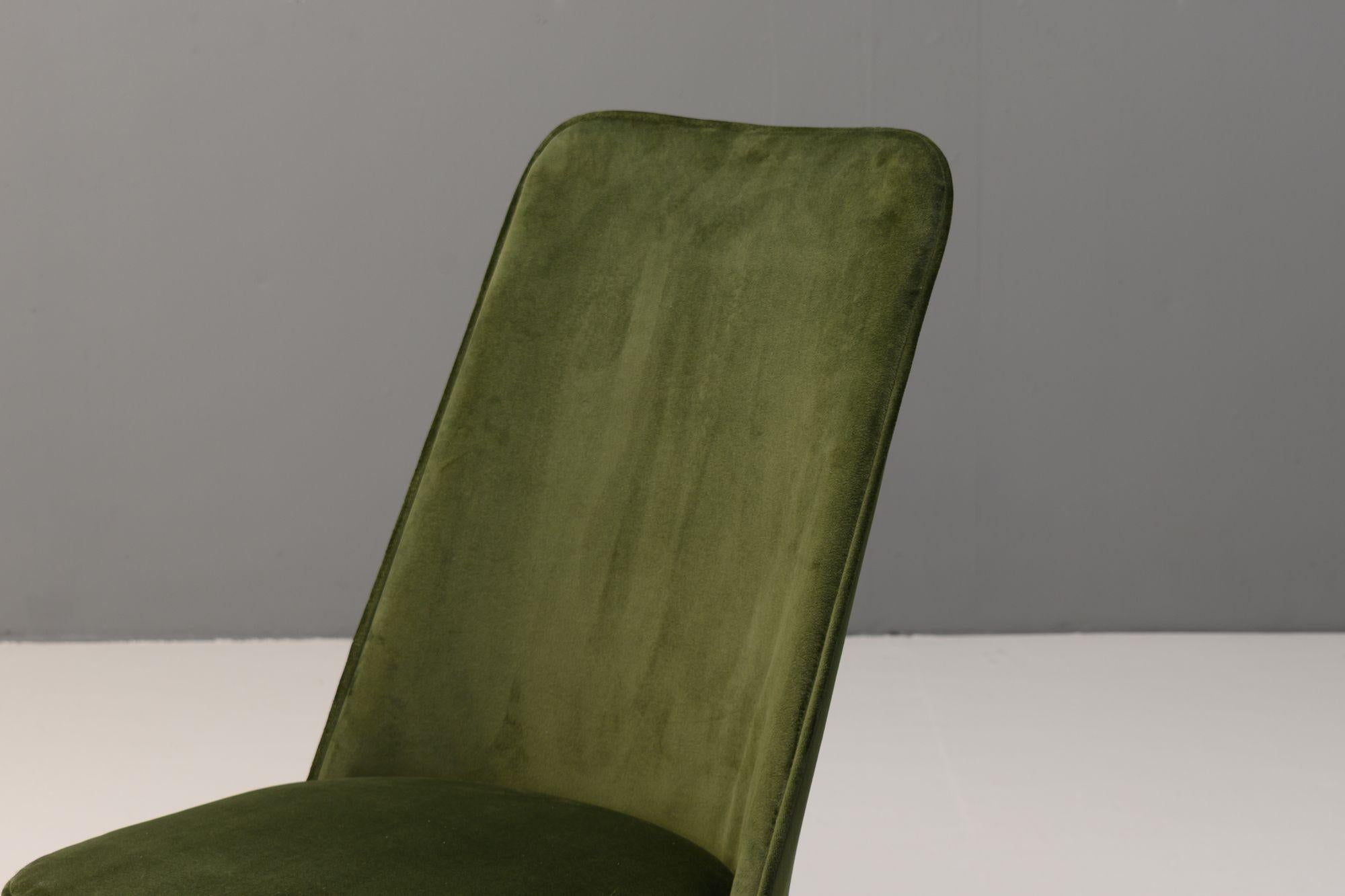 Velours Chaise mi-siècle en vente