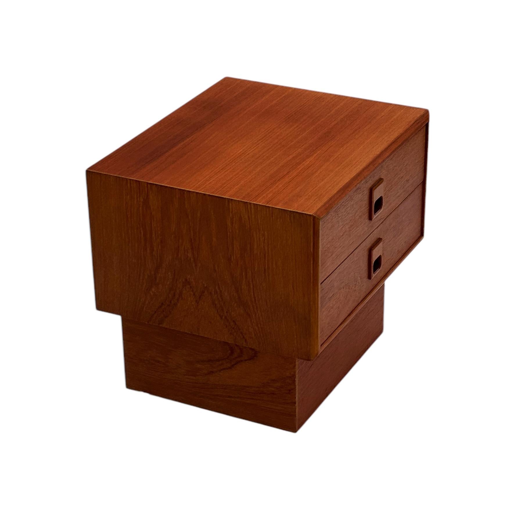 Single Mid Century Danish Modern Nightstand, Side Table or Cabinet in Teak 3