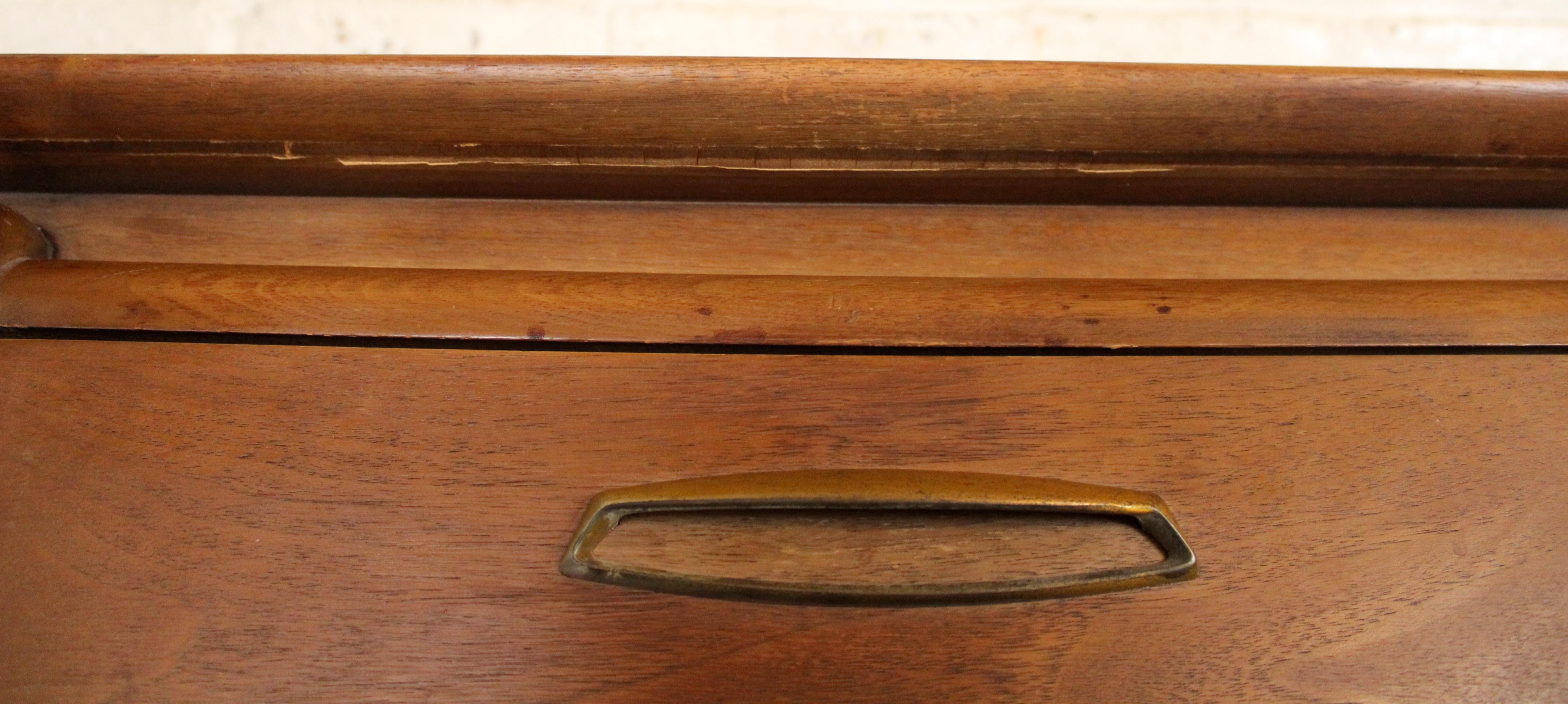 Comodino singolo Mid-Century Drexel 'Projection' in noce in vendita 8