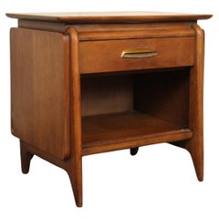 Comodino singolo Mid-Century Drexel 'Projection' in noce