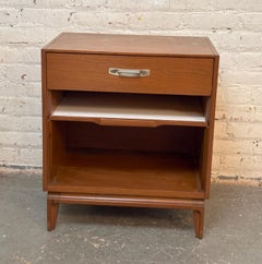 Single Mid-Century End Table w/ Pullout Tray