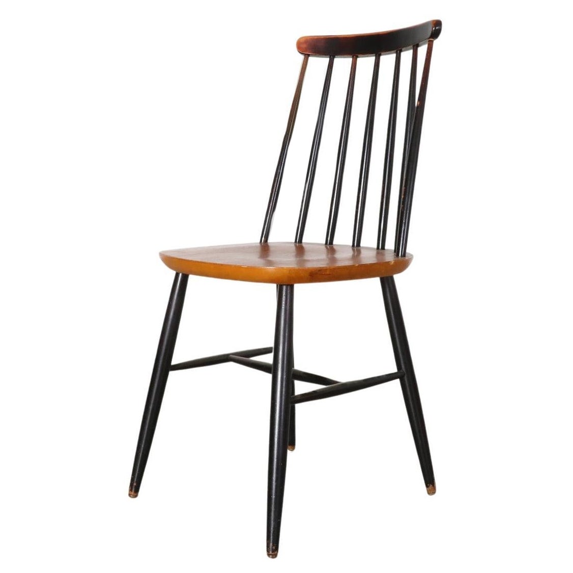 Single Mid-Century Ilmari Tapiovaara Style Spindle Back Chair