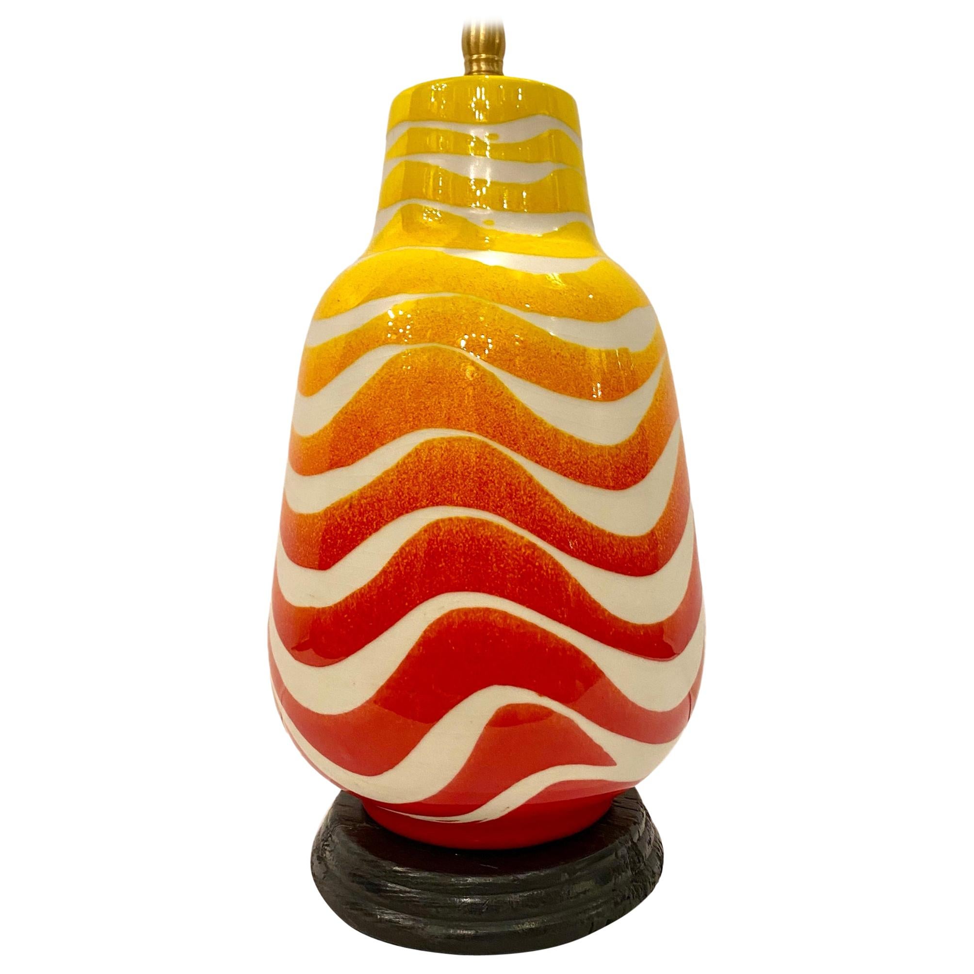 Lampe de table en porcelaine italienne du milieu du siècle