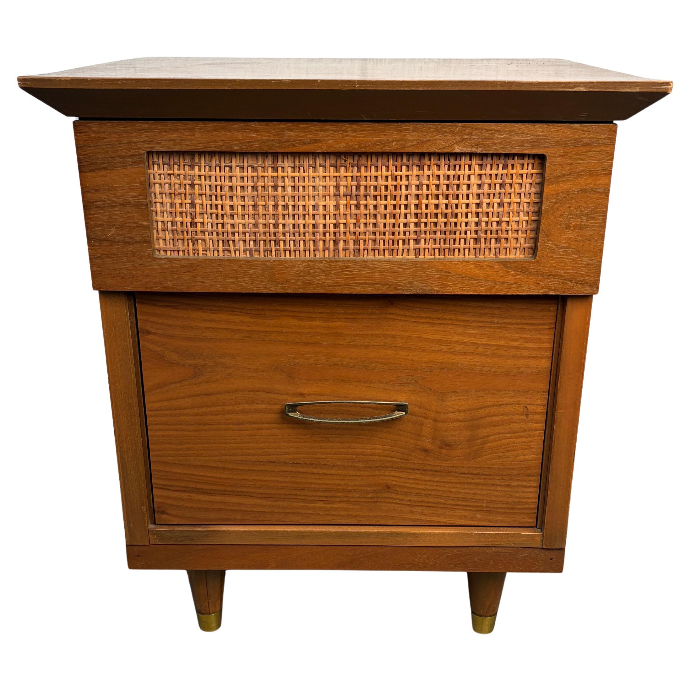 Single Mid-Century Modern Cane and Walnut Nightstand im Angebot
