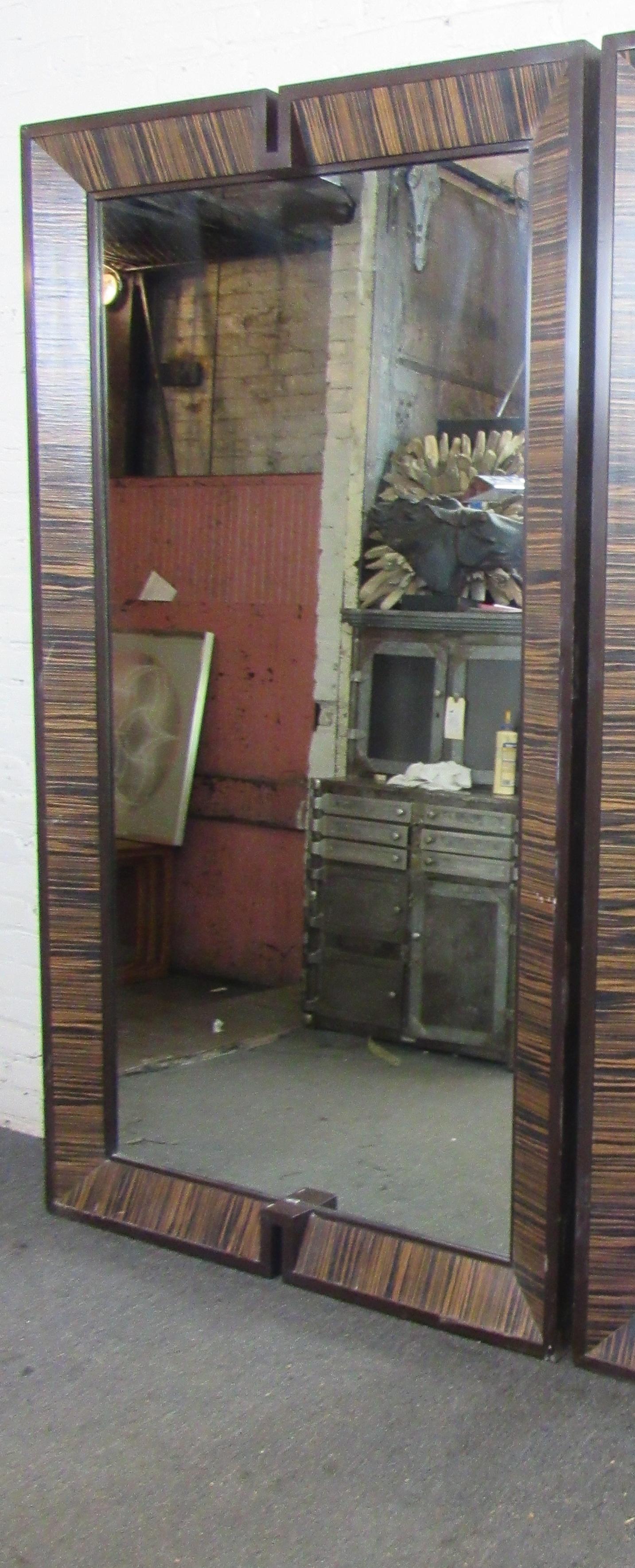 Miroir de sol The Modernity de six pieds Bon état - En vente à Brooklyn, NY