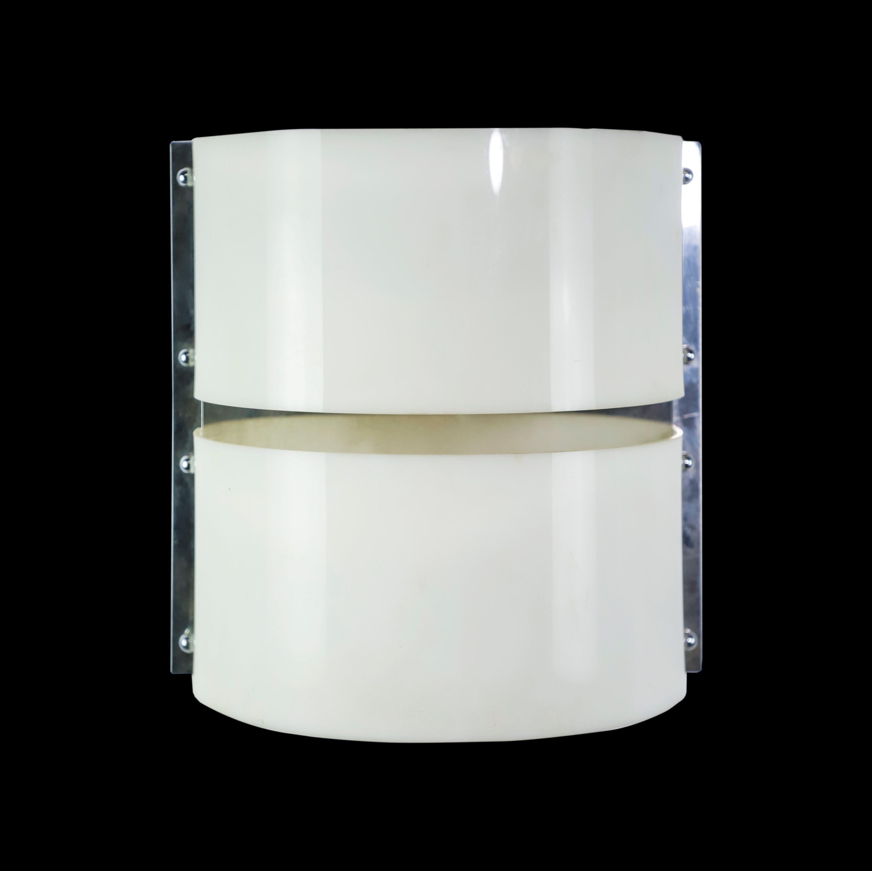 Single Mid-20th Century Italian Mid-Century Modern style wall mounted sconce. This sconce features curved Lucite shades mounted to a polished nickeled wall backplate. Has two sockets. Italian, Cleaned and restored.