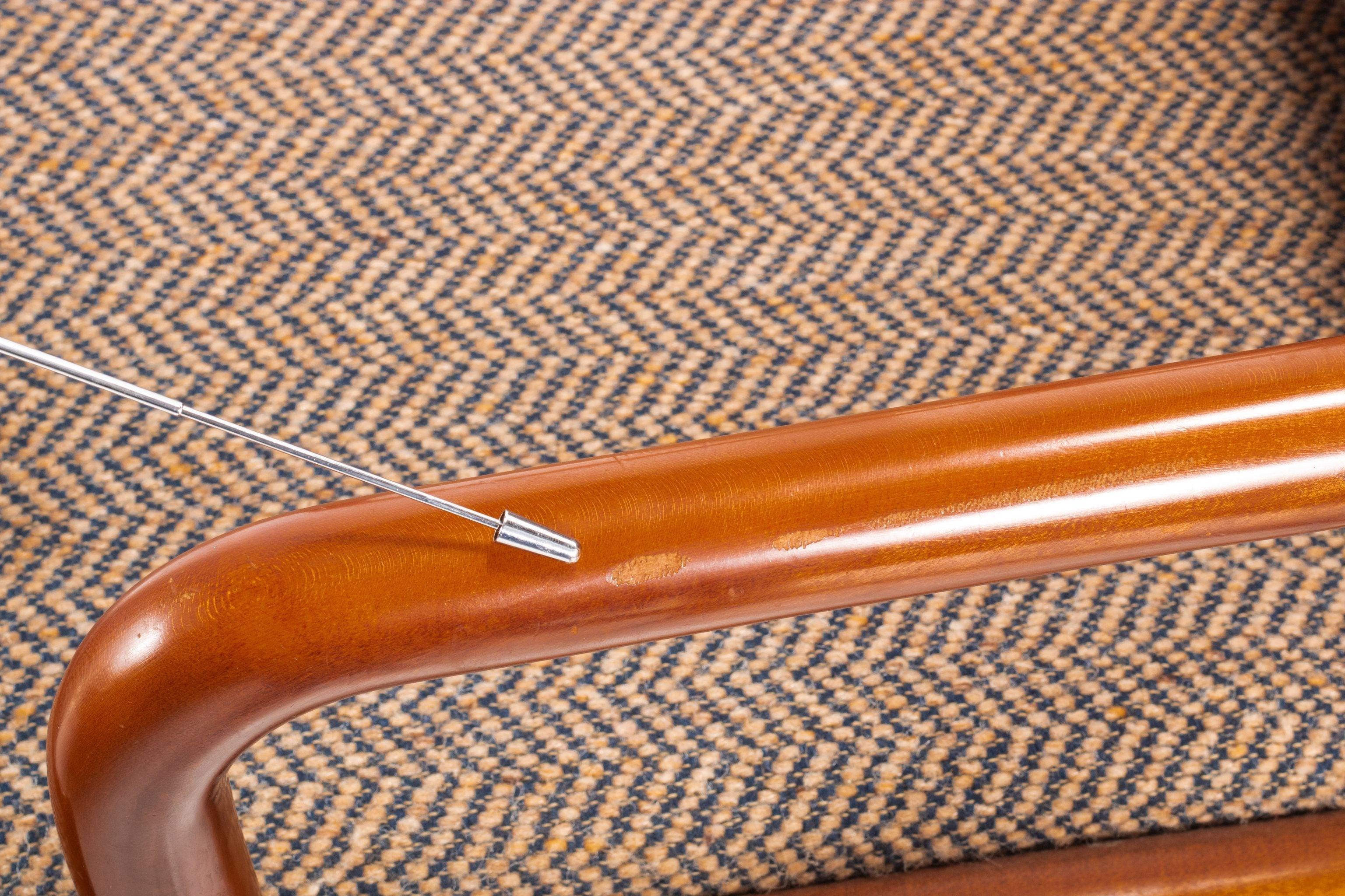 Silla Pretzel Individual Moderna de Mitad de Siglo en Roble y Tweed Original (3 Disponibles) en Bueno estado para la venta en Deland, FL