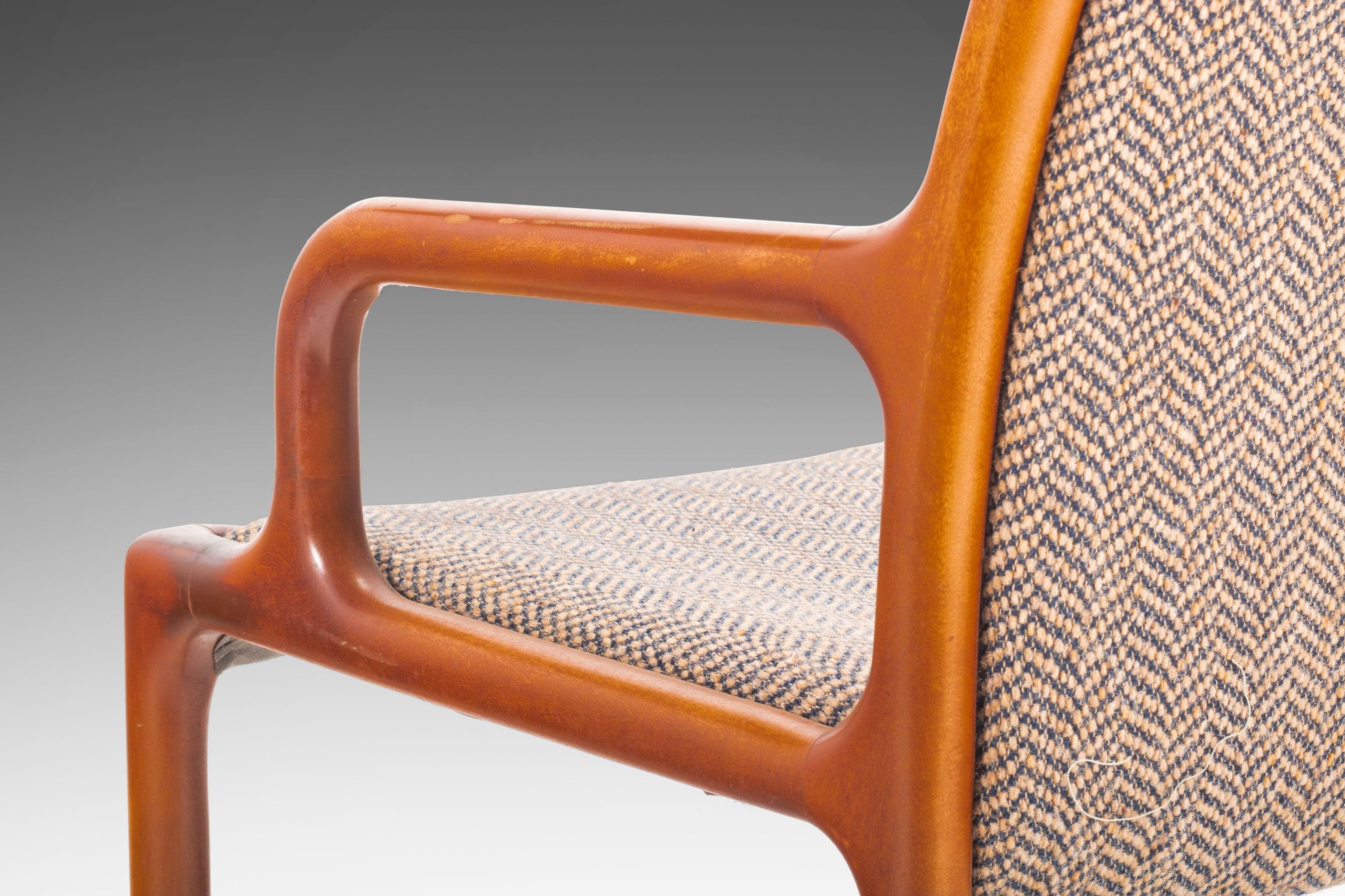 Silla Pretzel Individual Moderna de Mitad de Siglo en Roble y Tweed Original (3 Disponibles) en venta 3