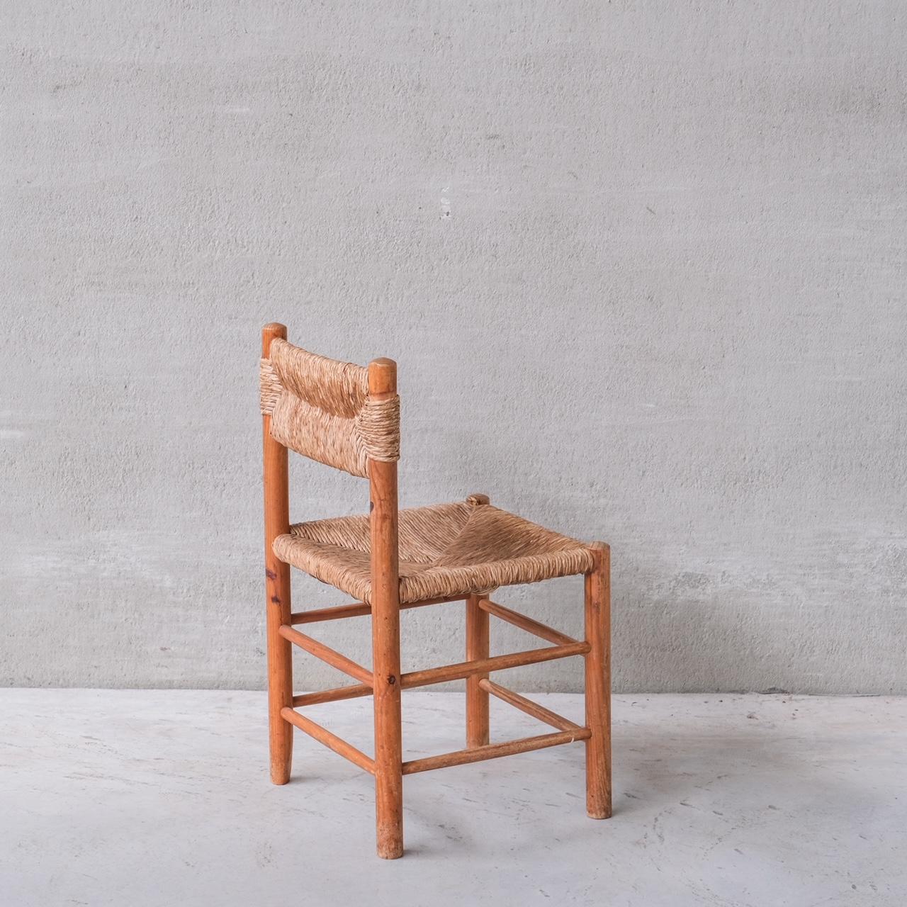 Ein einzelner Esszimmerstuhl oder Beistellstuhl der niederländischen Designerin Ate van Apeldoorn für Houtwerk Hattem.

Holland, ca. 1960er Jahre.

Ein ähnlicher Stil wie bei den Charlotte Perriand Dordogne Stühlen,

Ideal, um neben einem Kamin oder