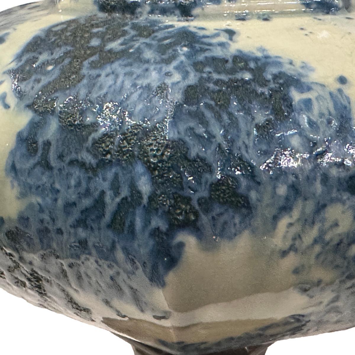 Porcellana Lampada singola del Medioevo in bianco e blu in vendita