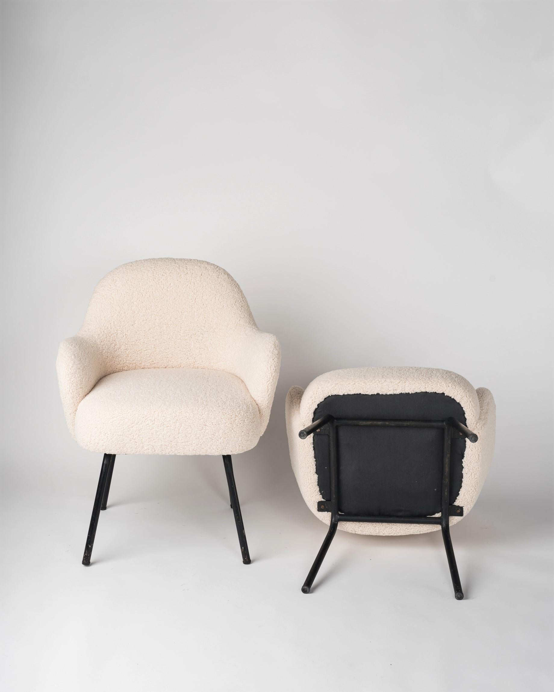 Milieu du XXe siècle Chaise simple du milieu du siècle dans le style Saarinen en crème Boucl, France, années 1960