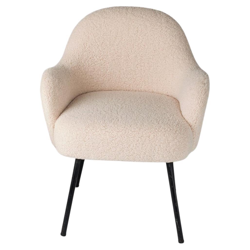 Chaise simple du milieu du siècle dans le style Saarinen en crème Boucl, France, années 1960