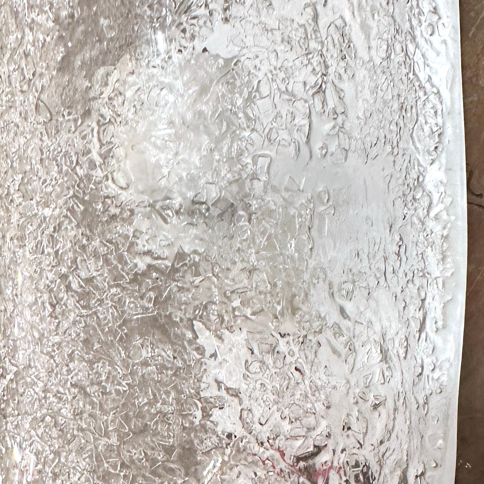 Applique italienne en verre moulé des années 1960 avec 2 lumières intérieures.

Mesures :
Hauteur : 13.5