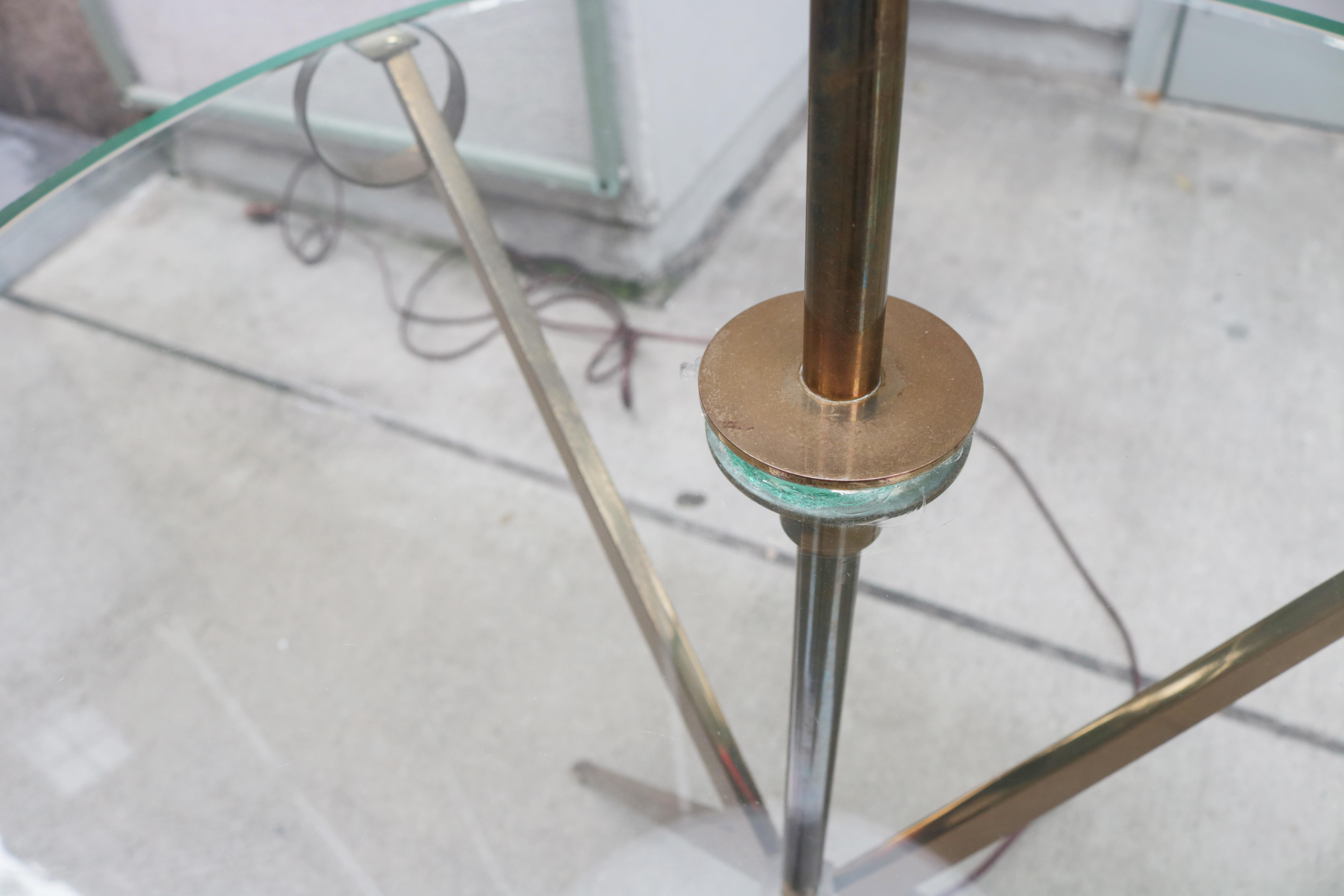 American Single Modernist Floor Lamp Table Attributed to Paul McCobb , 1960's For Sale