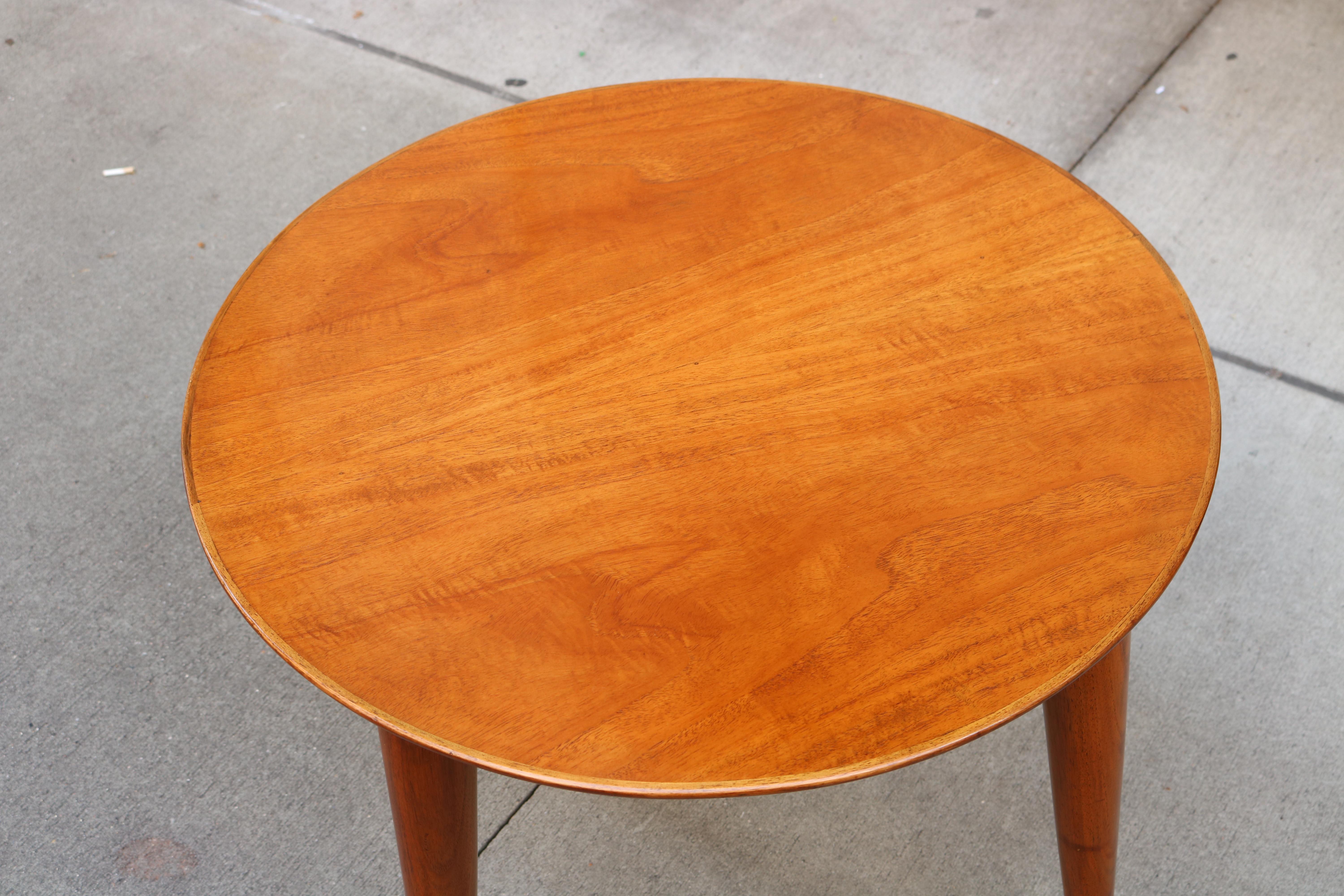 Mid-Century Modern Single Modernist Side Table For Sale