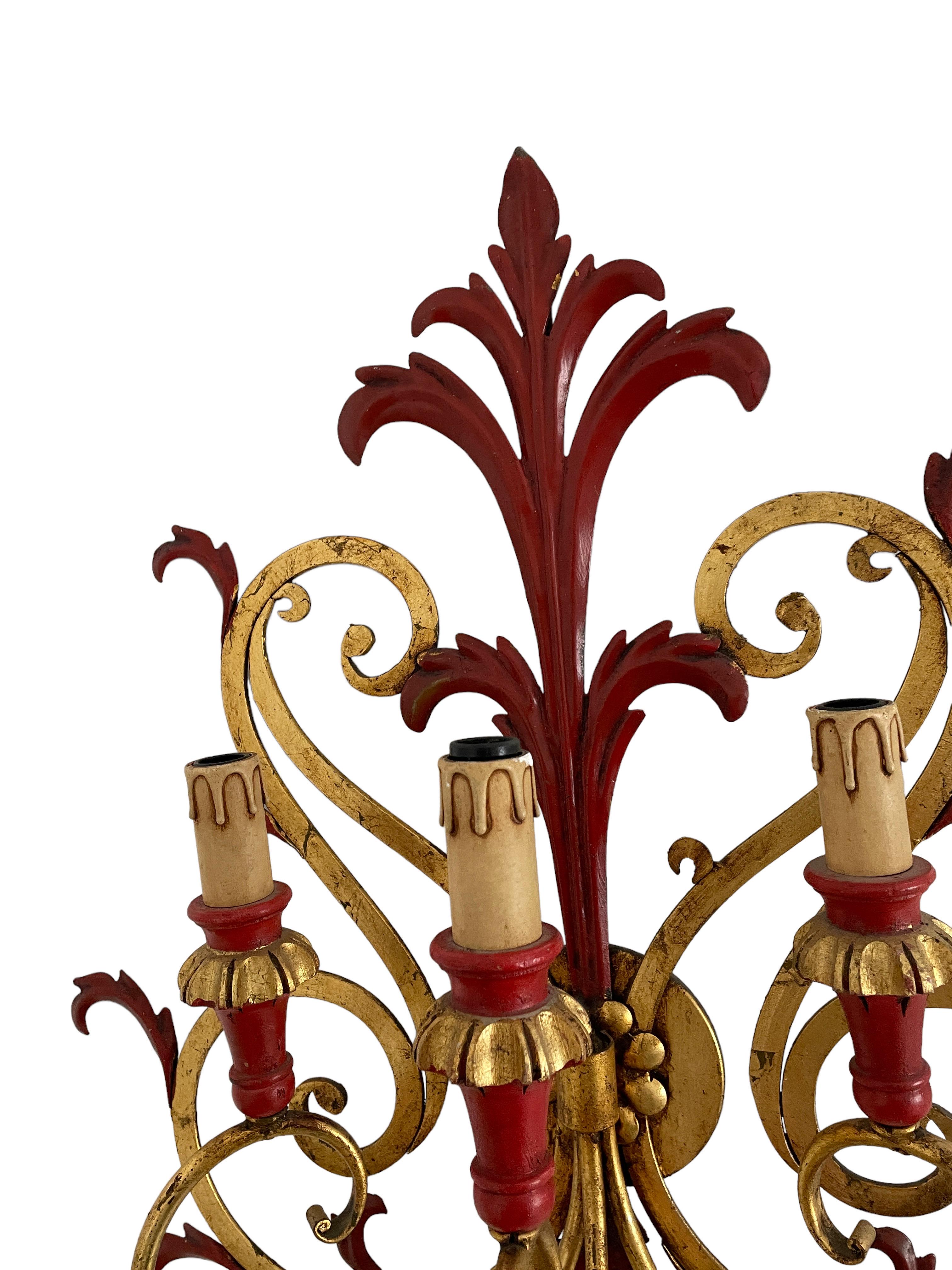 Single Monumental Tole Toleware Italian Red & Gilded 3 Light Sconce, Italy 1960s For Sale 1