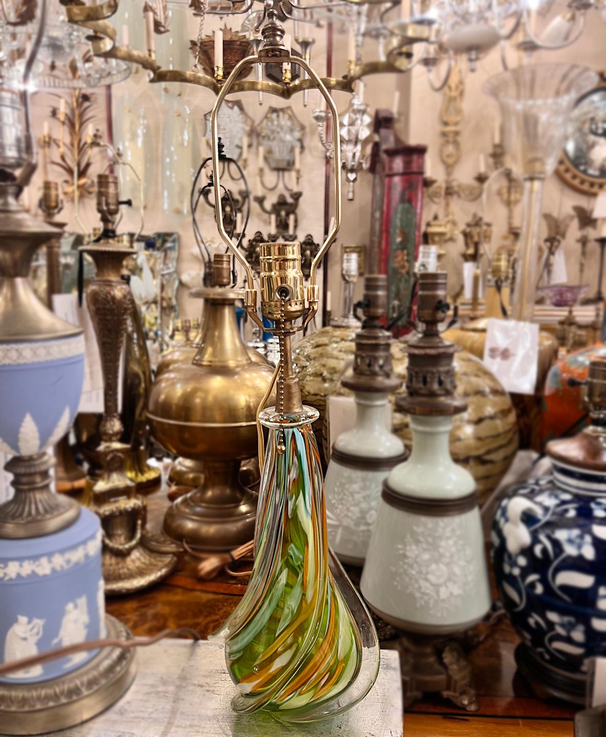 Einzelne Lampe aus Murano-Glas mit mehrfarbigen Bändern im Zustand „Gut“ im Angebot in New York, NY