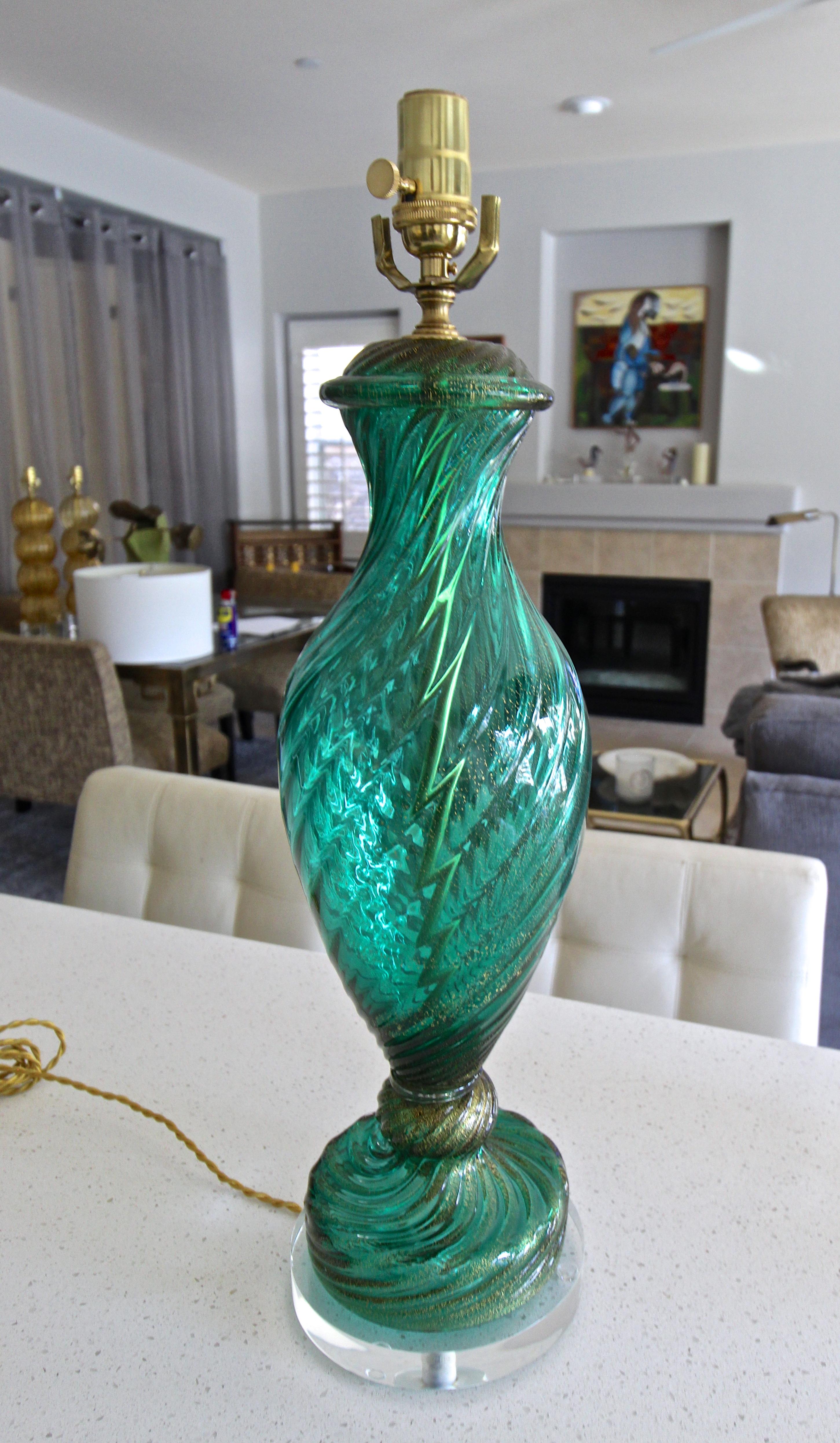 Single Murano Barovier Emerald Green and Gold Glass Table Lamp For Sale 4