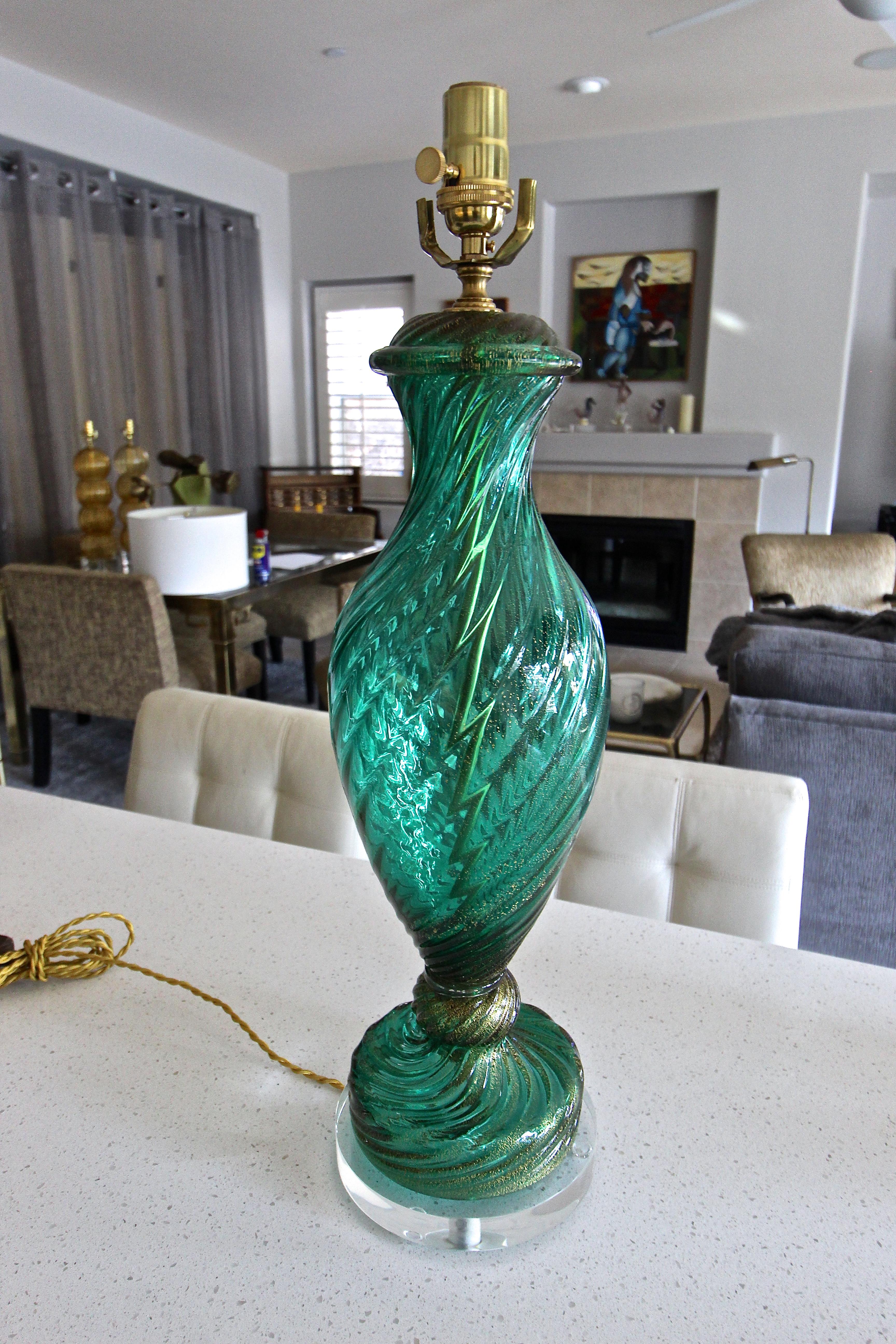 Single Murano Barovier Emerald Green and Gold Glass Table Lamp For Sale 5