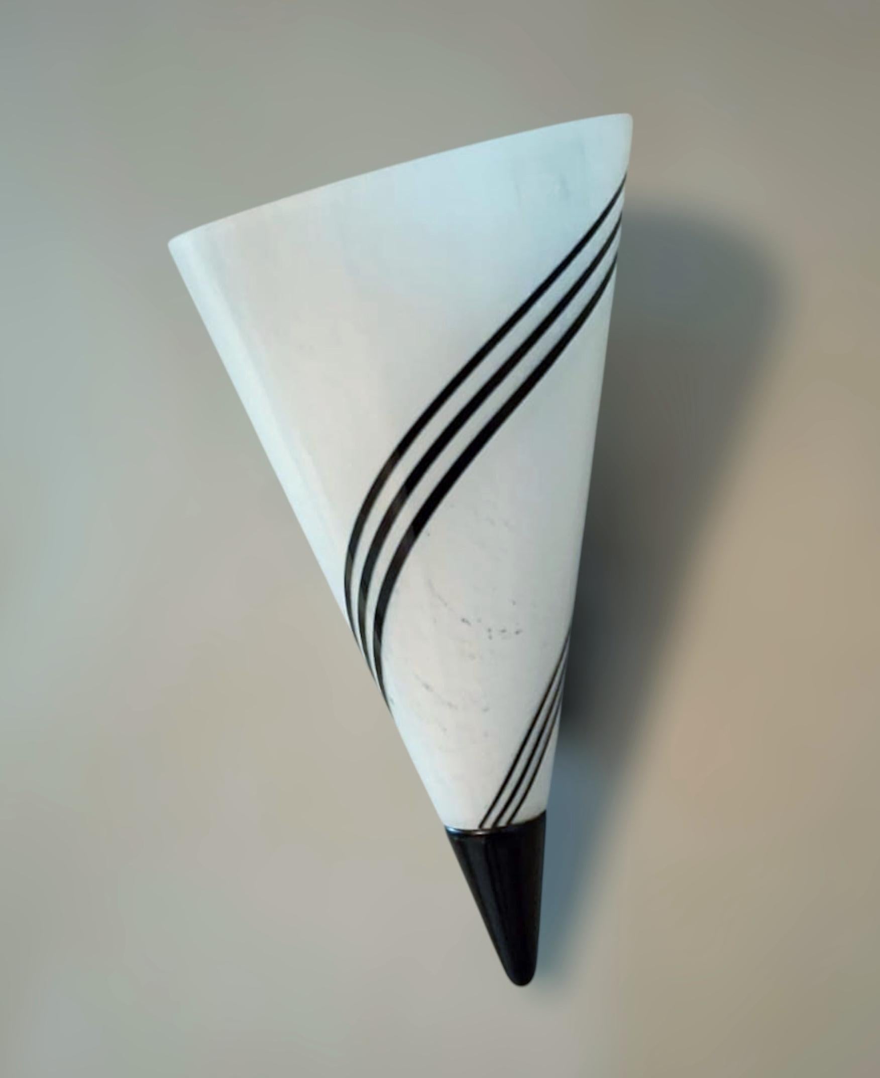 Single Murano Cone Sconce In Good Condition For Sale In Los Angeles, CA