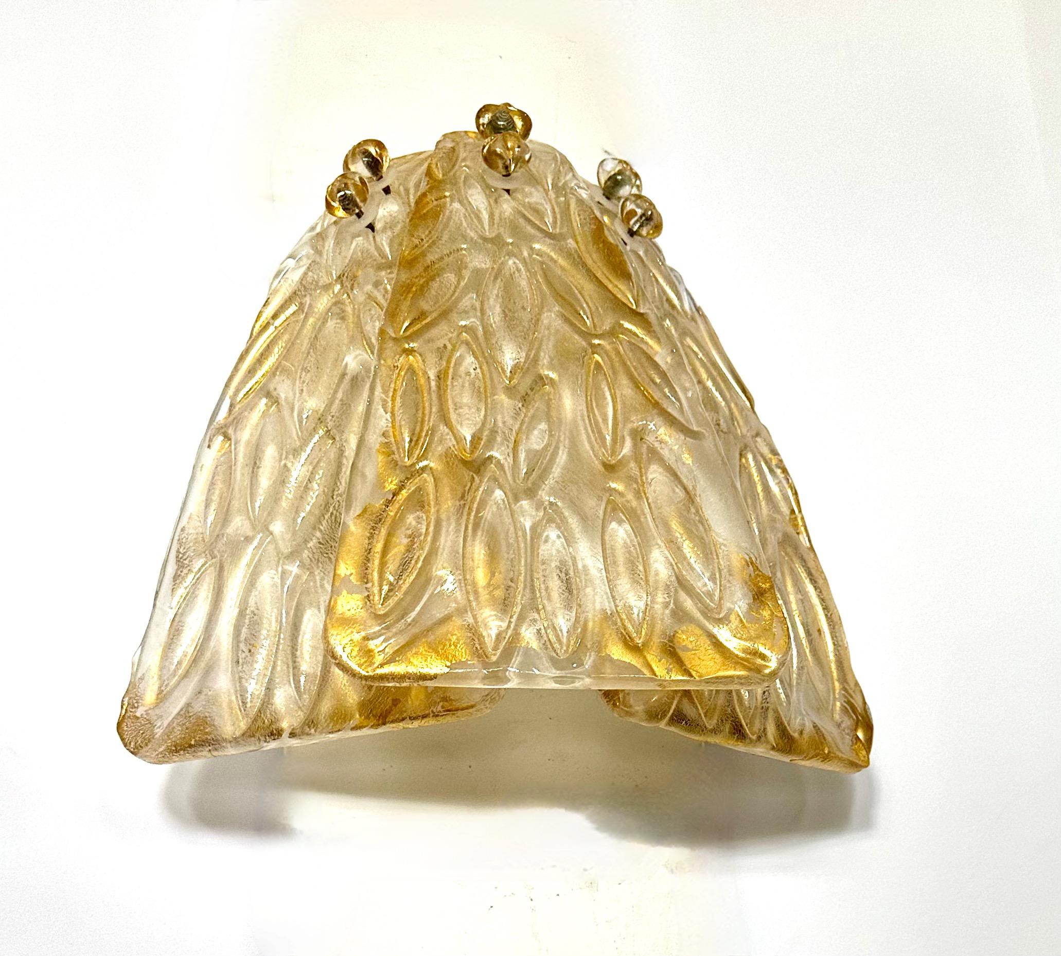 Italian Single Murano Glass Clear & Gold Leaf Wall Sconce For Sale