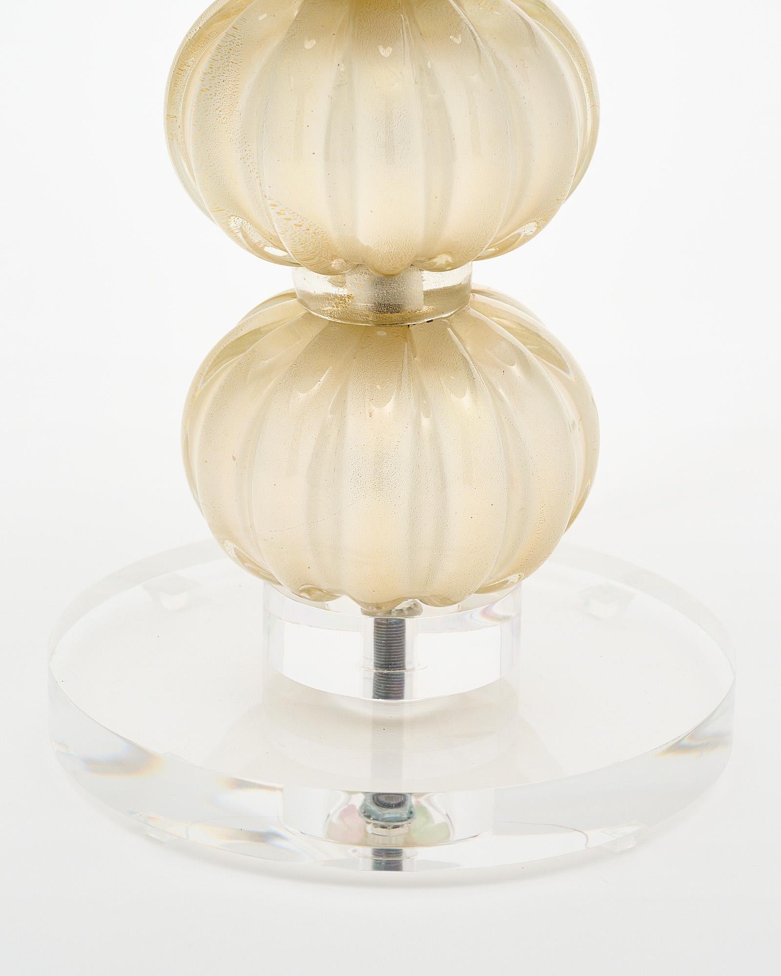 Single Murano Glass Lamp with Lucite Base In New Condition For Sale In Austin, TX