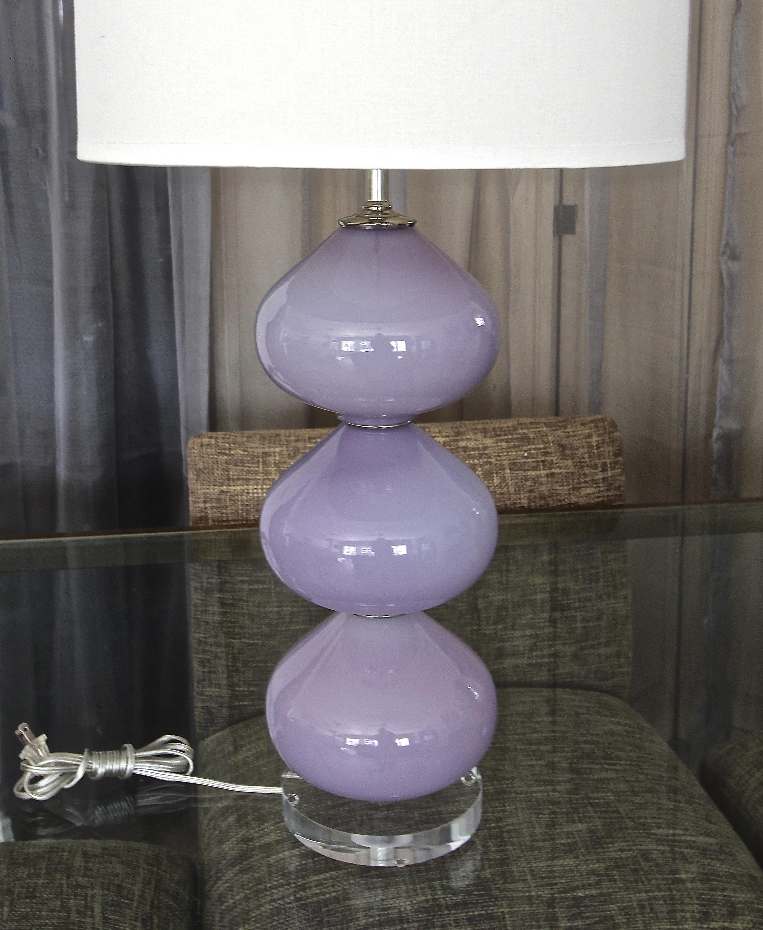 Single Murano Italian Lavender Stacked Ball Table Lamp In Good Condition In Palm Springs, CA