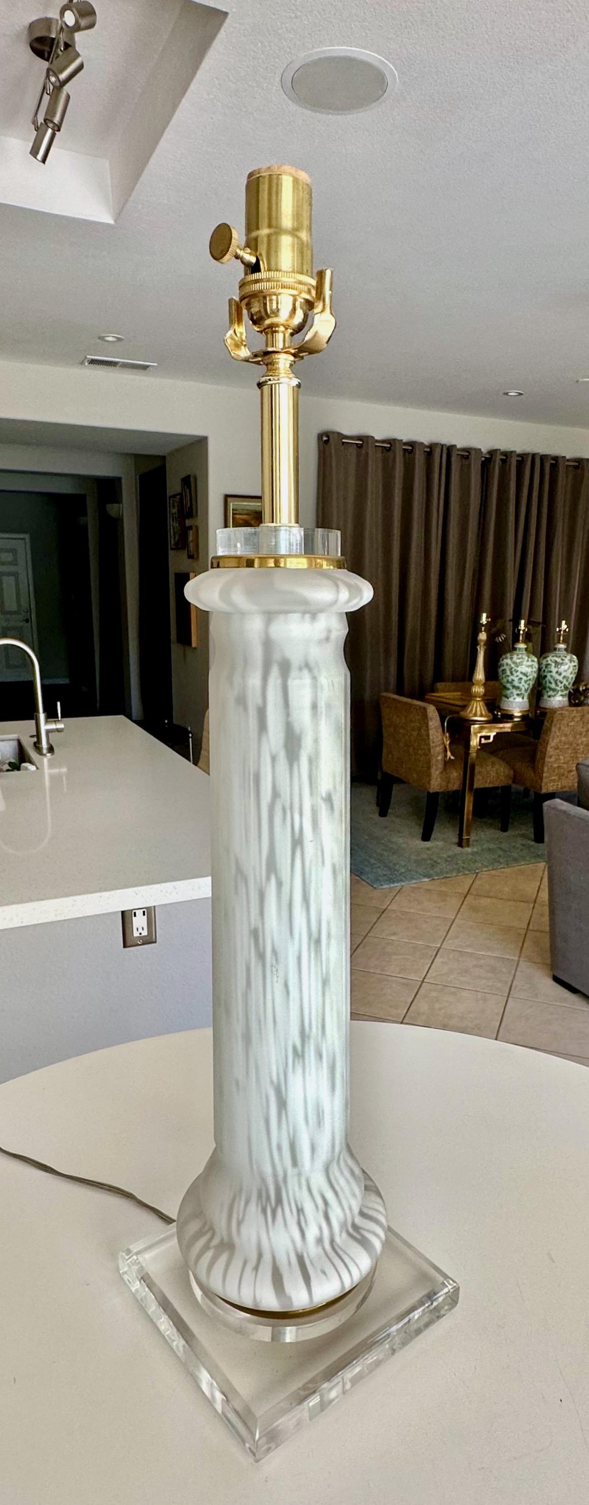 Single Murano Mazzega Splatter White & Clear Table Lamp For Sale 7