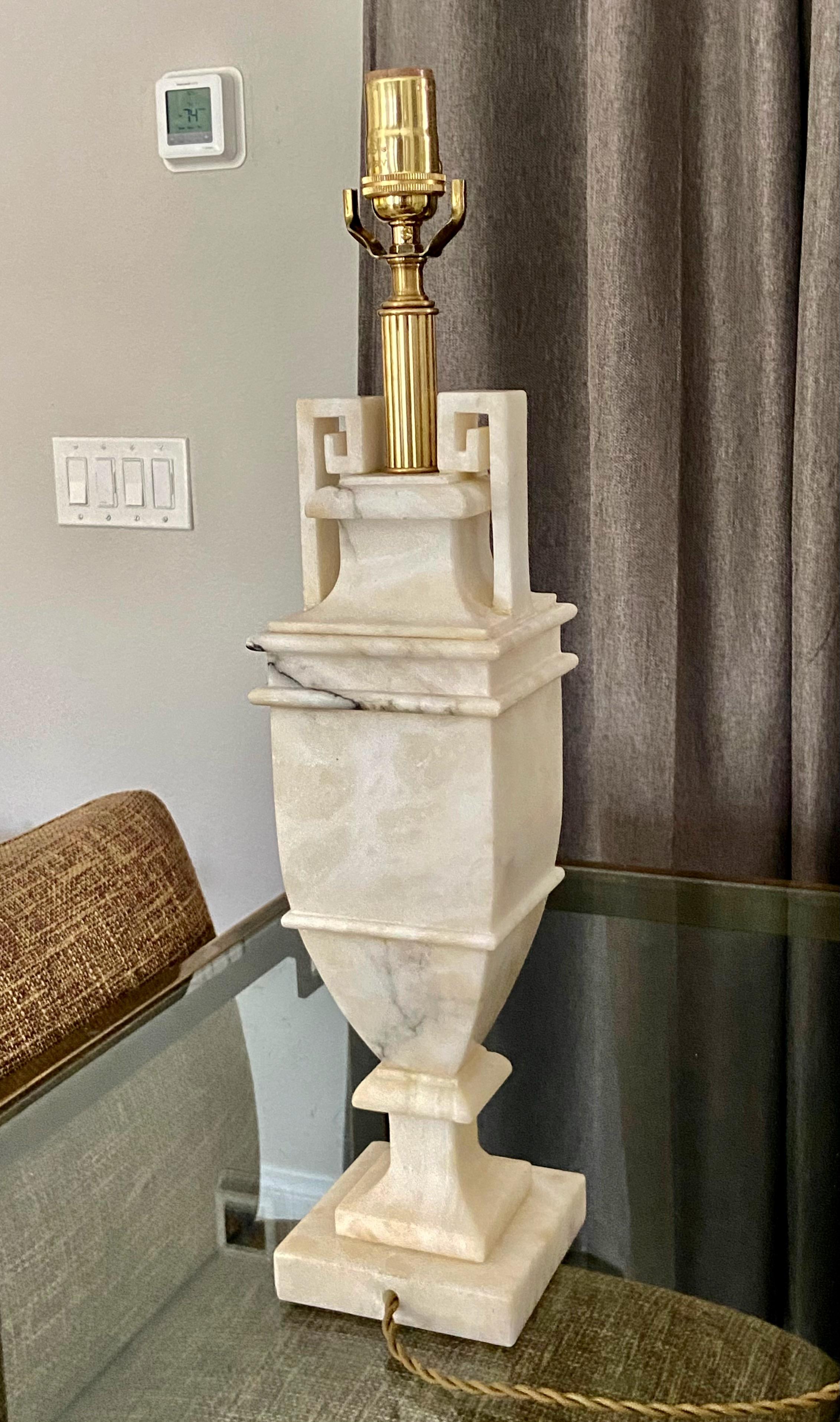 Mid-20th Century Single Neoclassic Greek Key Alabaster Table Lamp For Sale