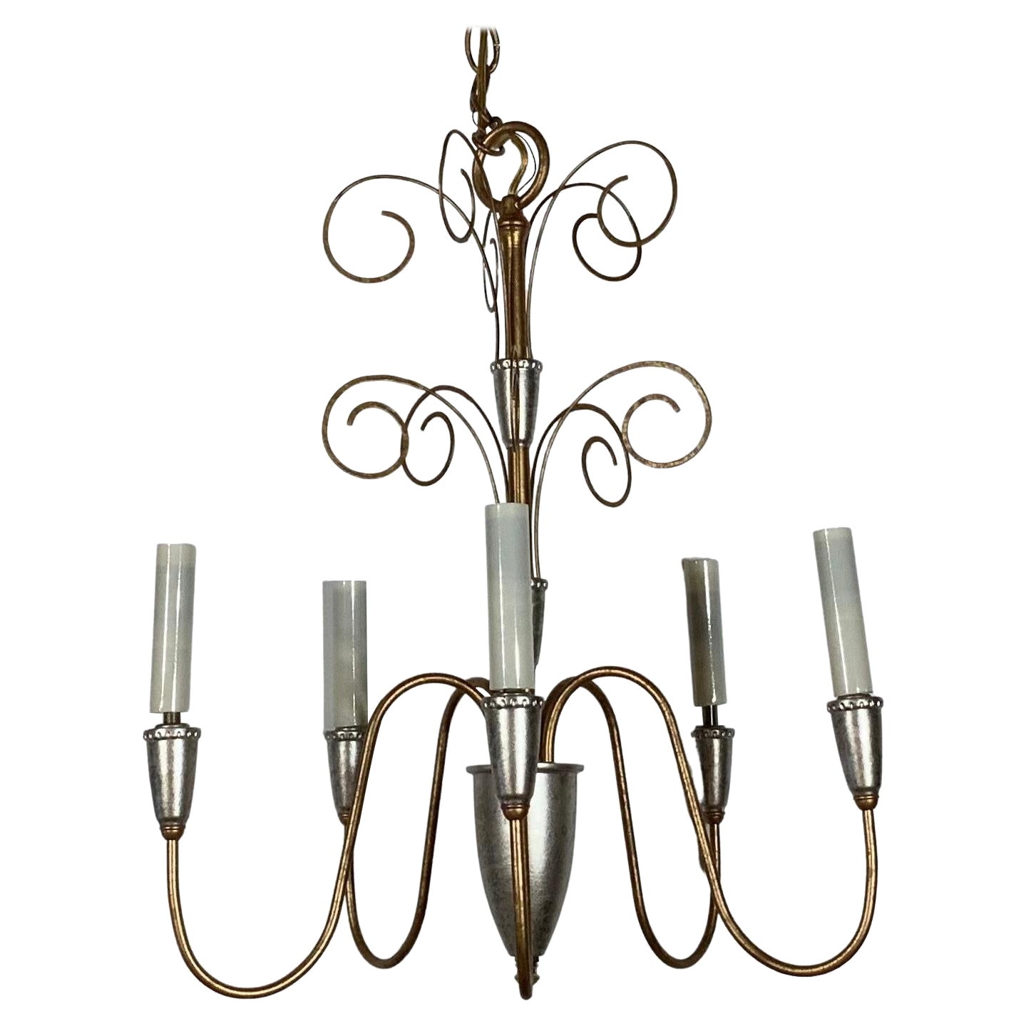 Lustre à cinq tiges de style néoclassique simple en vente