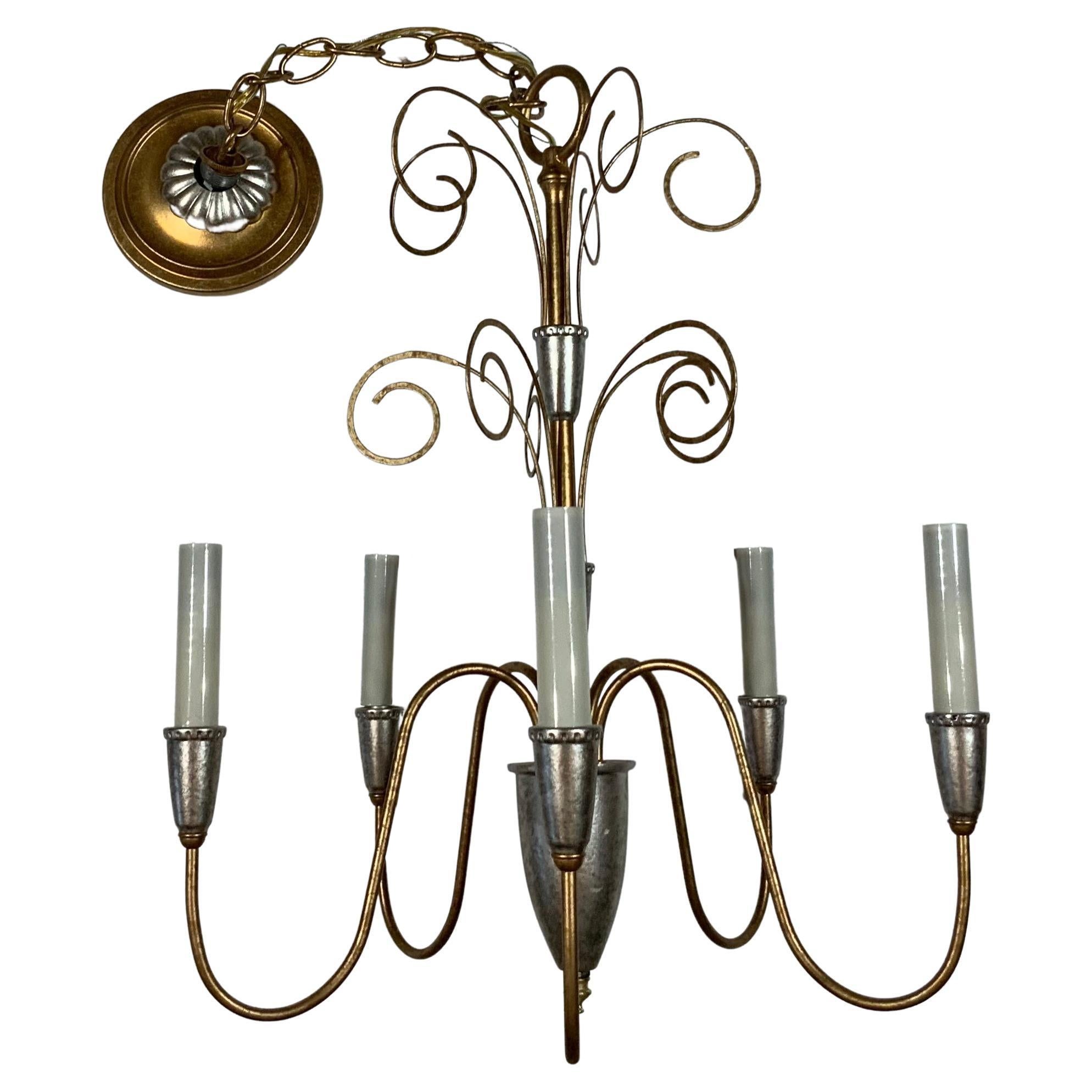 Lustre à cinq tiges de style néoclassique