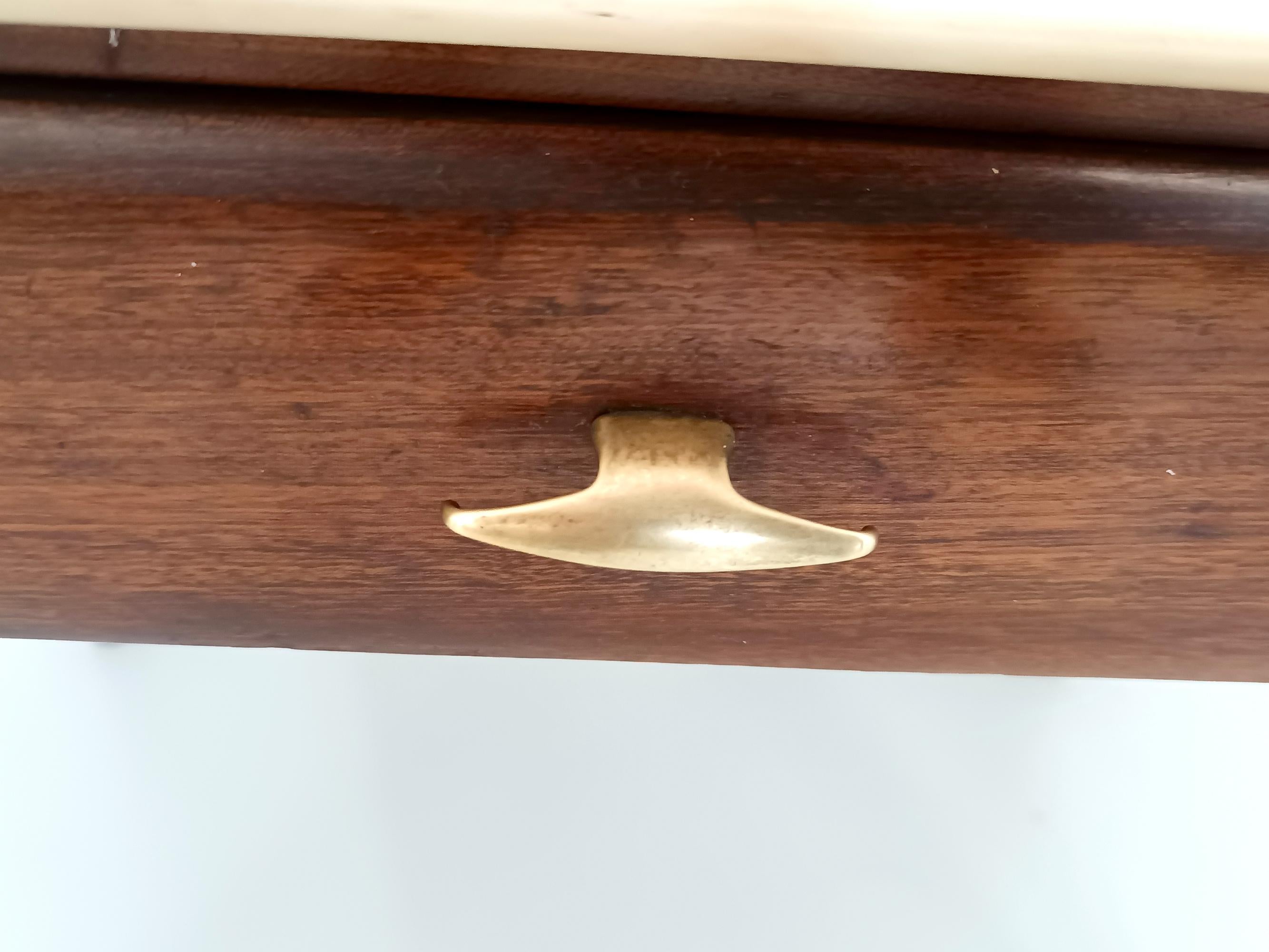 Single Nightstand in the style of Giò Ponti with Glass and Marble Shelves, Italy For Sale 2