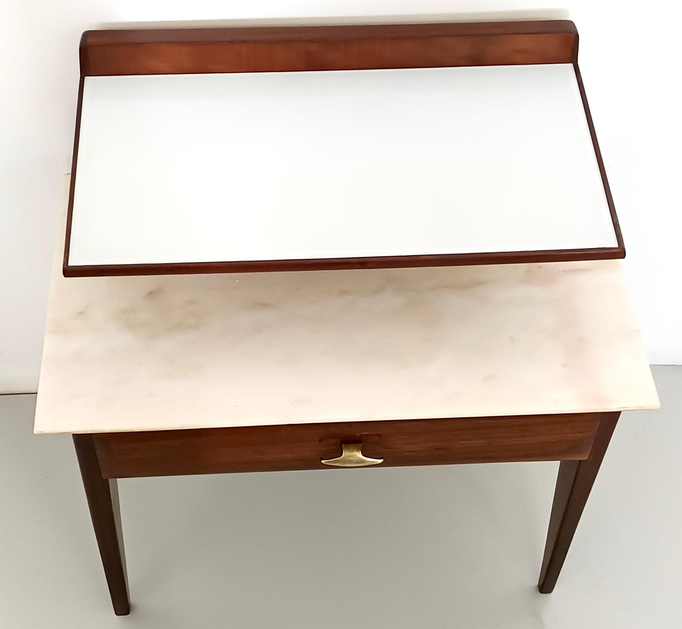 Brass Single Nightstand in the style of Giò Ponti with Glass and Marble Shelves, Italy For Sale