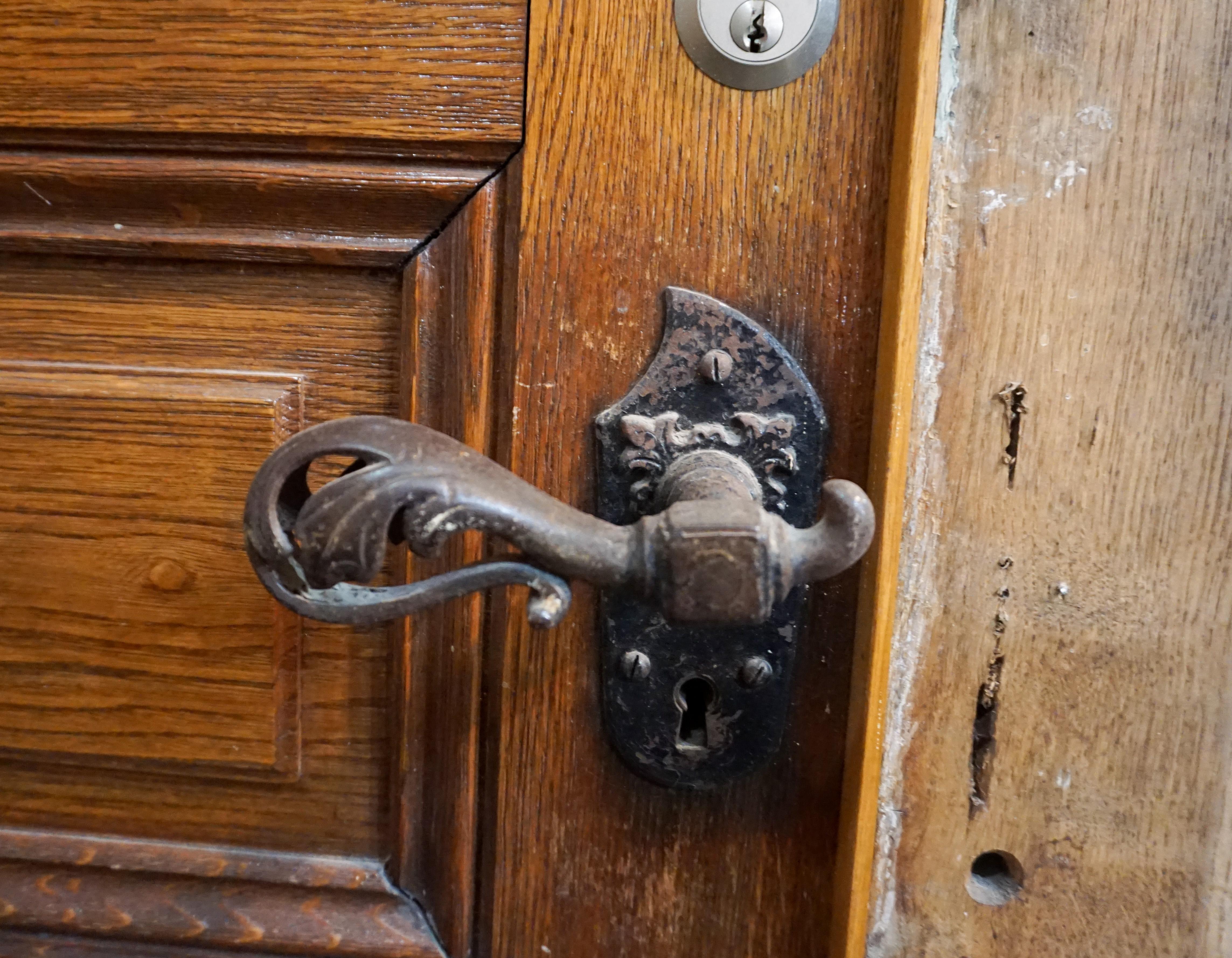 Single oak entry door with frame. Nice ironwork knob and door knocker.

Origin: France, circa 1880.

Measurements: 43 1/4