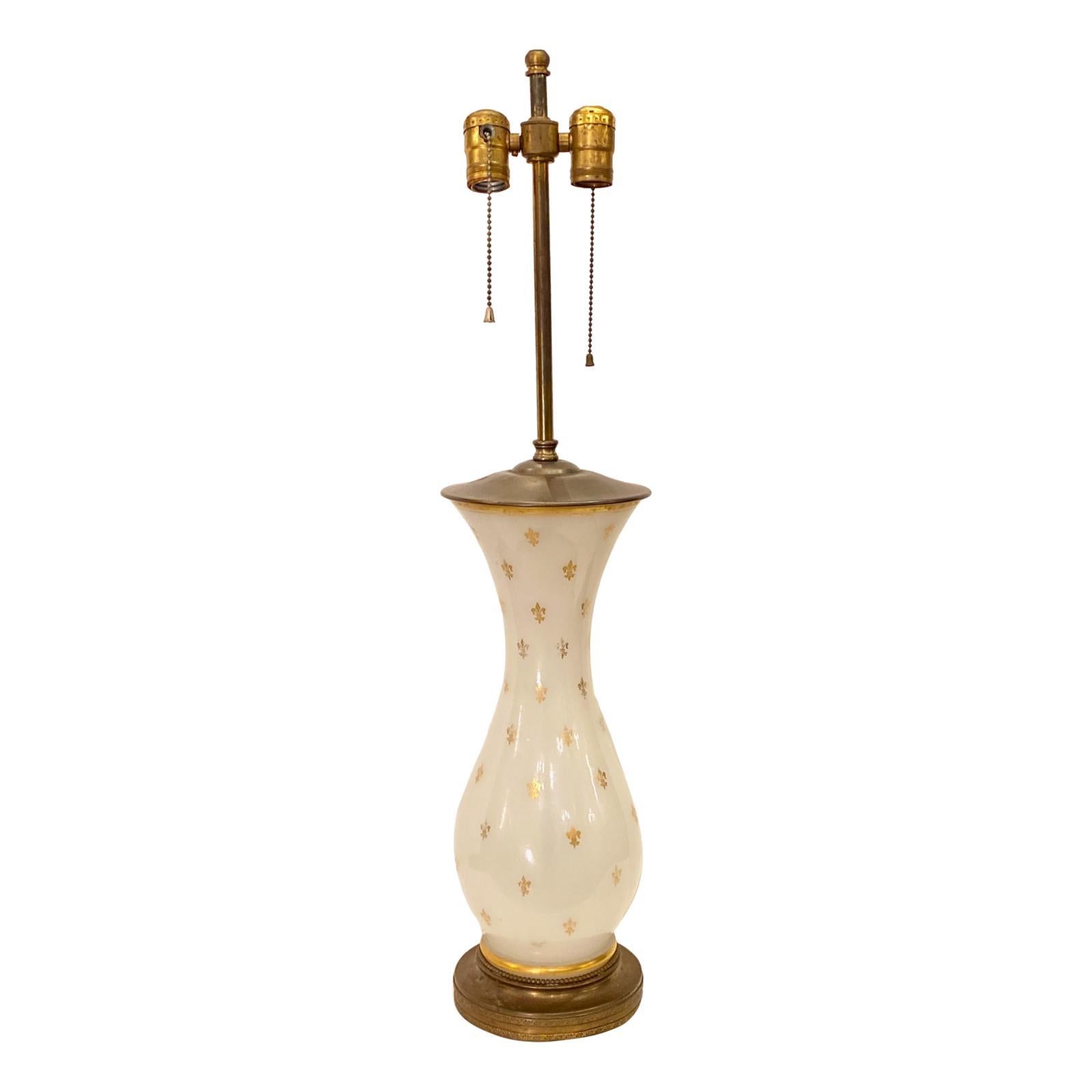 Early 20th Century Single Opaline Glass Lamp For Sale