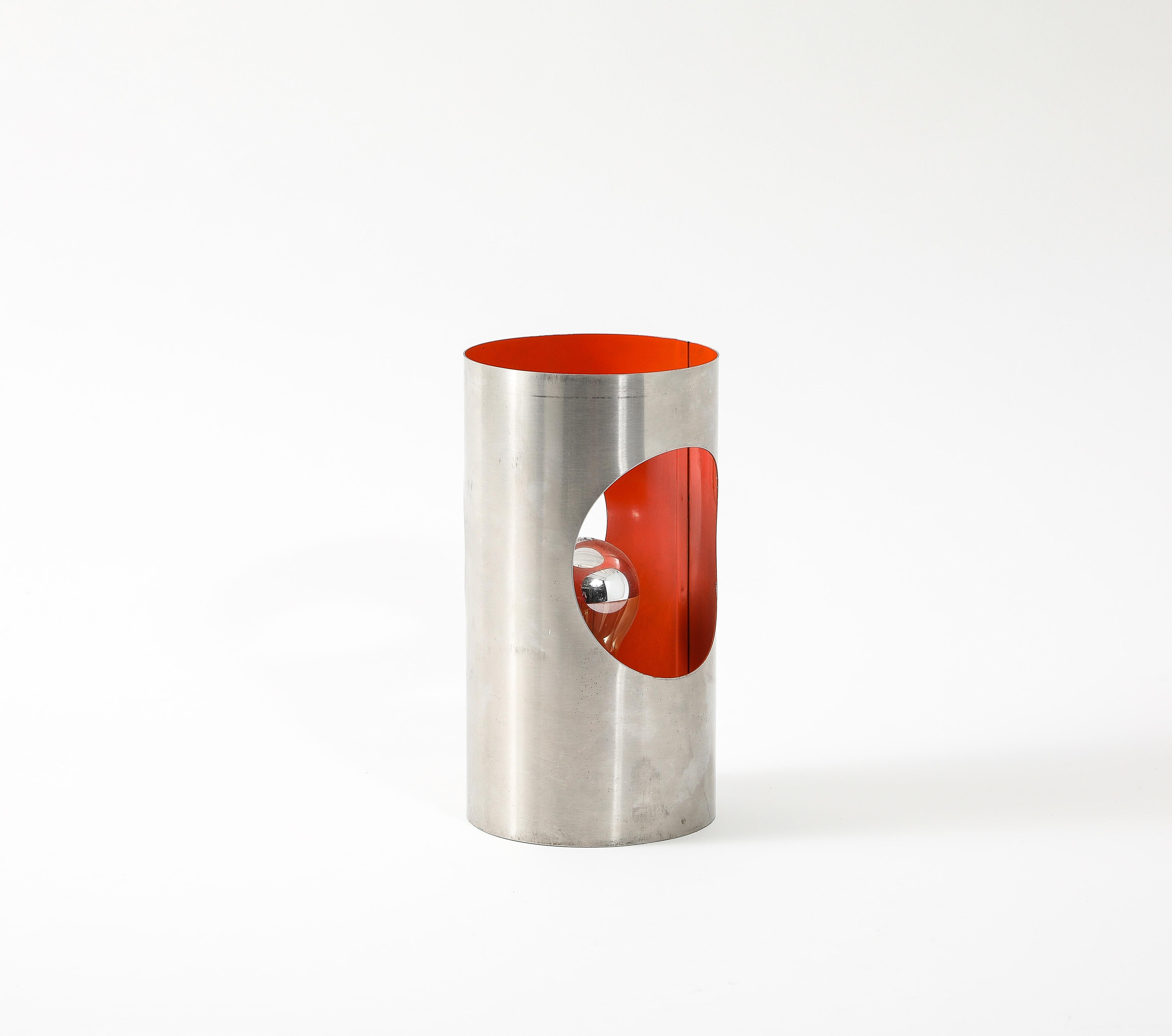 Mid-Century moderno Sconce singole a cilindro arancione rosso A Space Age, Francia, anni '70 in vendita