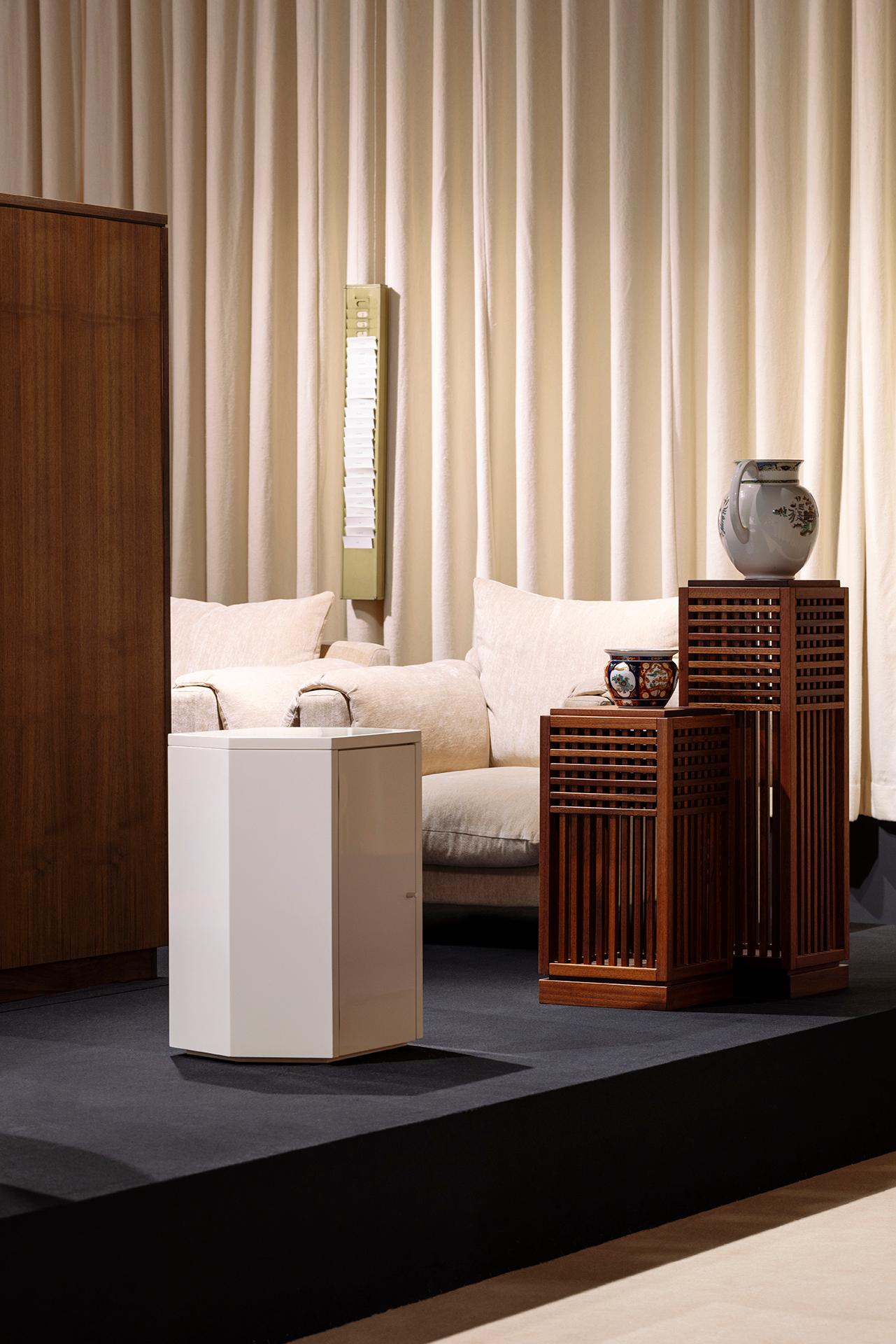 XXIe siècle et contemporain Single Park Night Stand (à droite) en laque Noir Oxblood par Yaniv Chen pour Lemon en vente