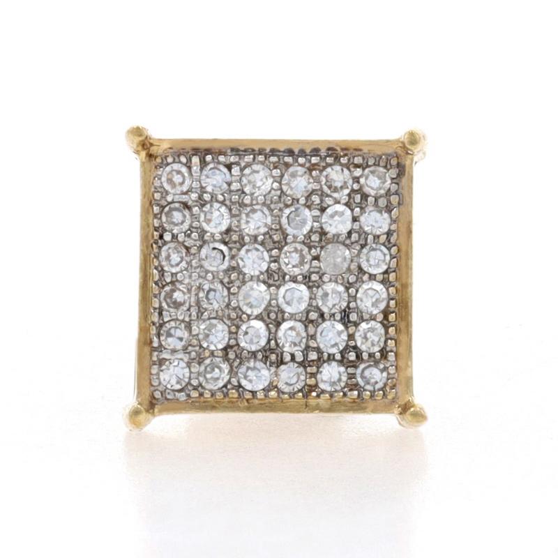 Contenu métallique : Or jaune 10k et or blanc 10k

Informations sur les pierres

Diamants naturels
Carat(s) : .18ctw
Coupe : Simple
Couleur : H - I
Clarté : SI2 - I1

Total des carats : .18ctw

Style : Clous d'oreilles 
Type de fermeture : Fermeture