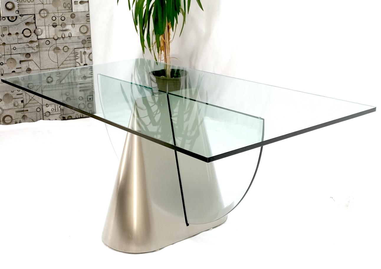 Mid-Century Modern Table de salle à manger rectangulaire à un seul piédestal de style porte-à-faux avec grand plateau en verre  en vente