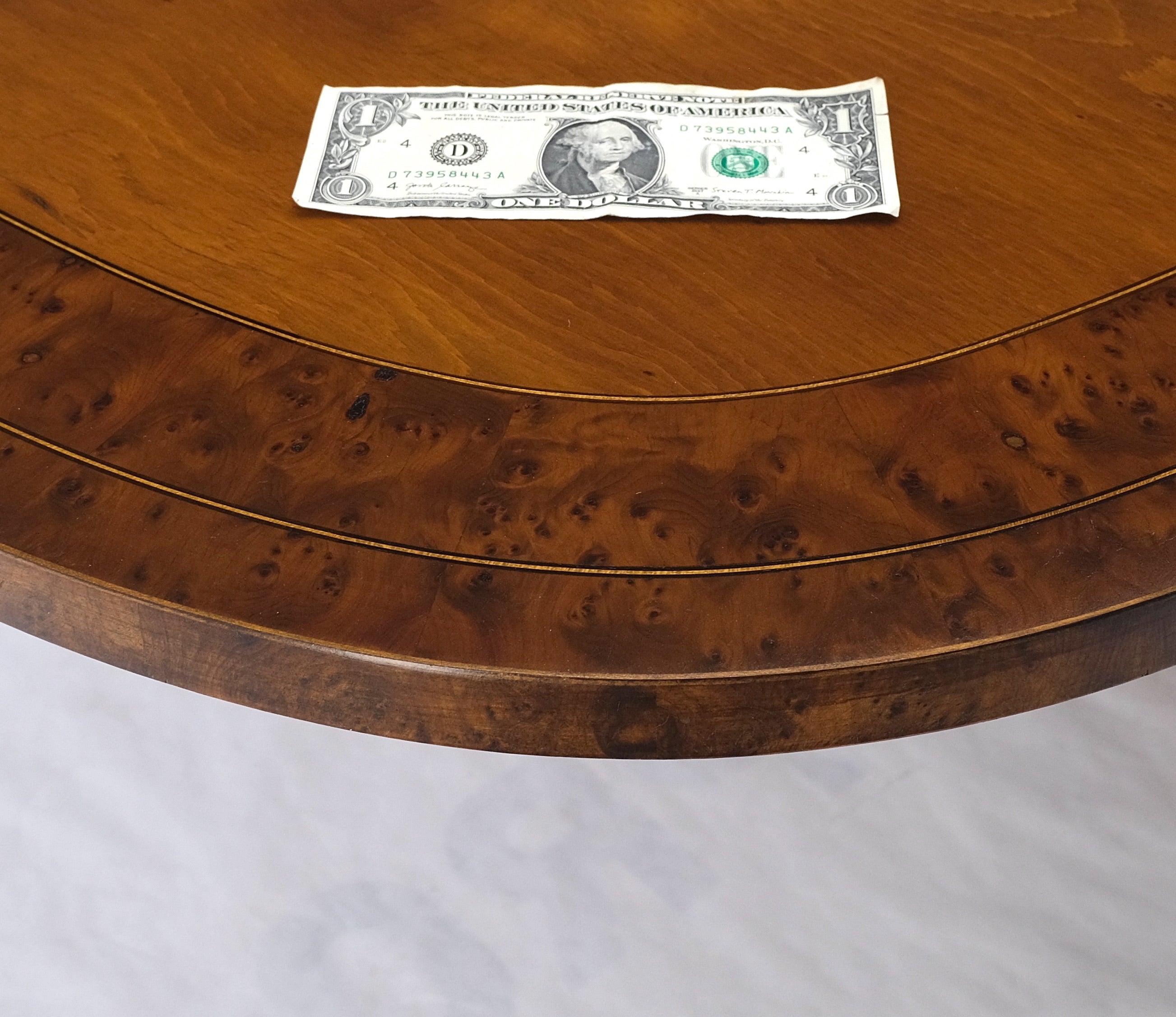 Single Pedestal One Leaf Oval Banded Dining Table 8 Regency Stühle Set MINT! (Lackiert) im Angebot